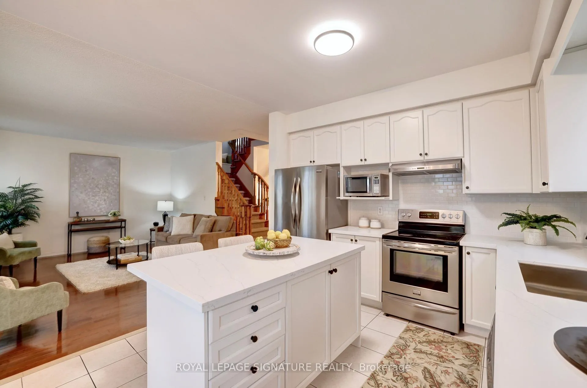 Photo 12 of 798 Spinning Wheel Crescent, Mississauga, Meadowvale Village — HOMEH