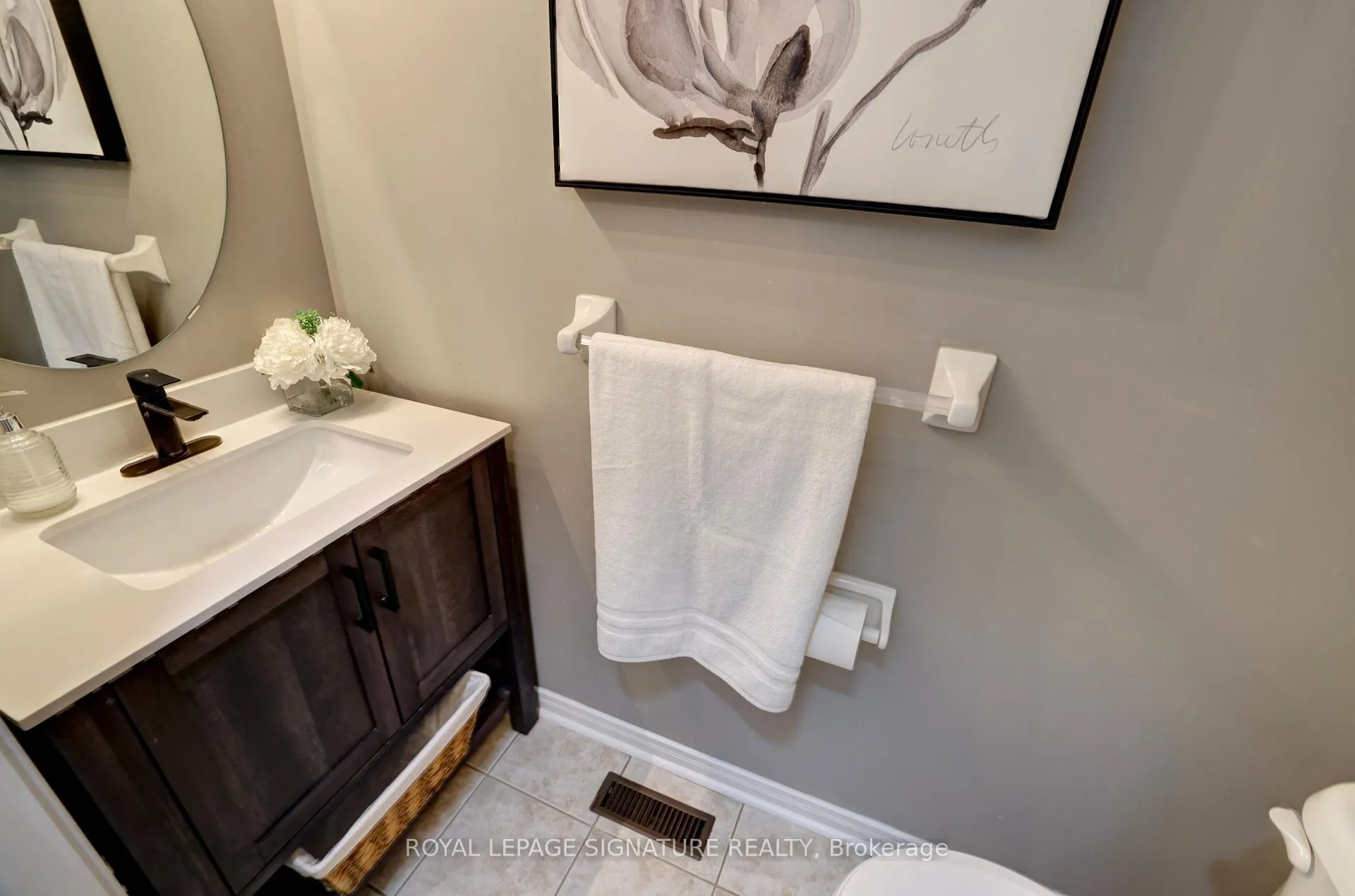 Photo 14 of 798 Spinning Wheel Crescent, Mississauga, Meadowvale Village — HOMEH