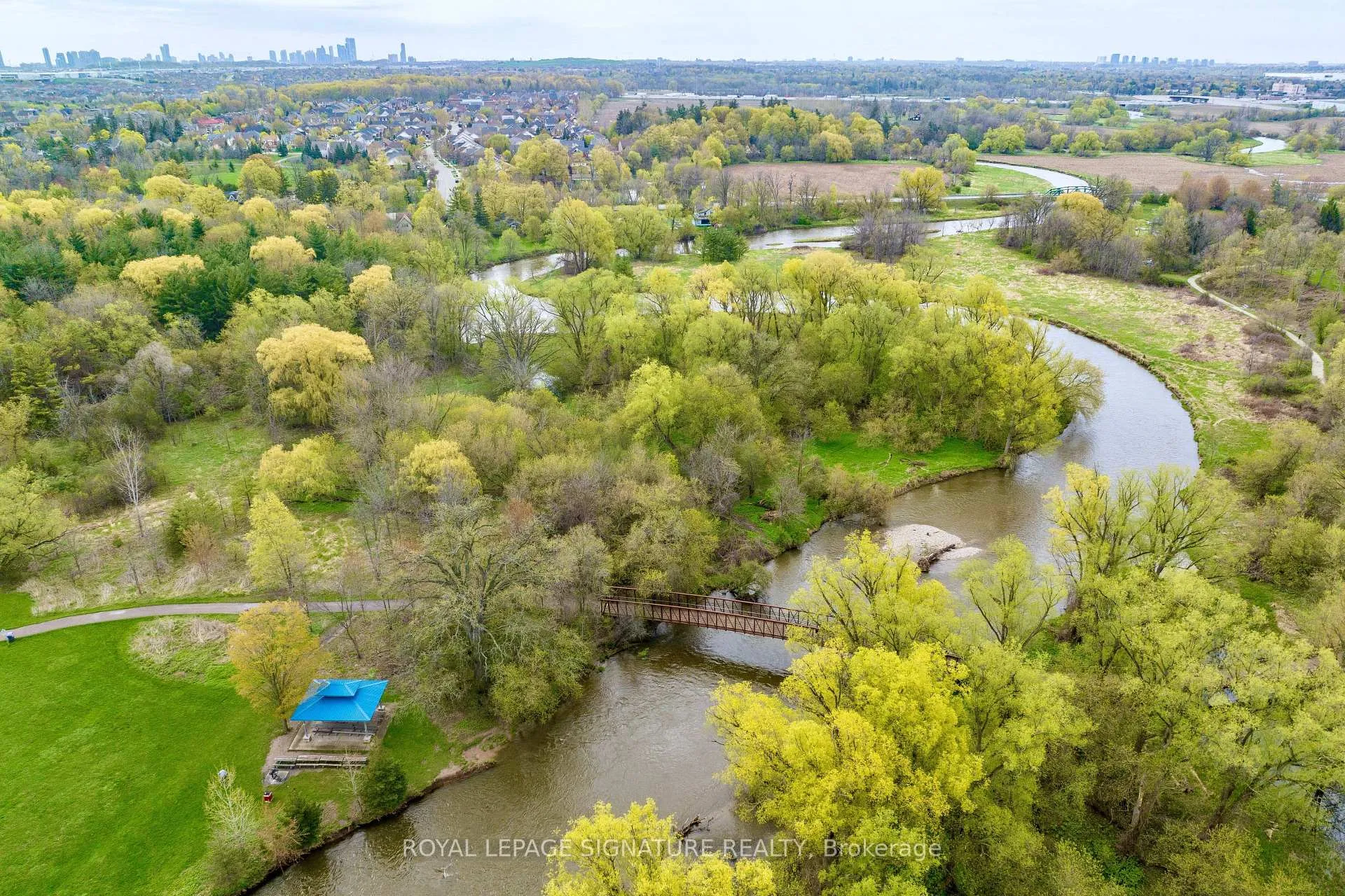 Photo 30 of 798 Spinning Wheel Crescent, Mississauga, Meadowvale Village — HOMEH