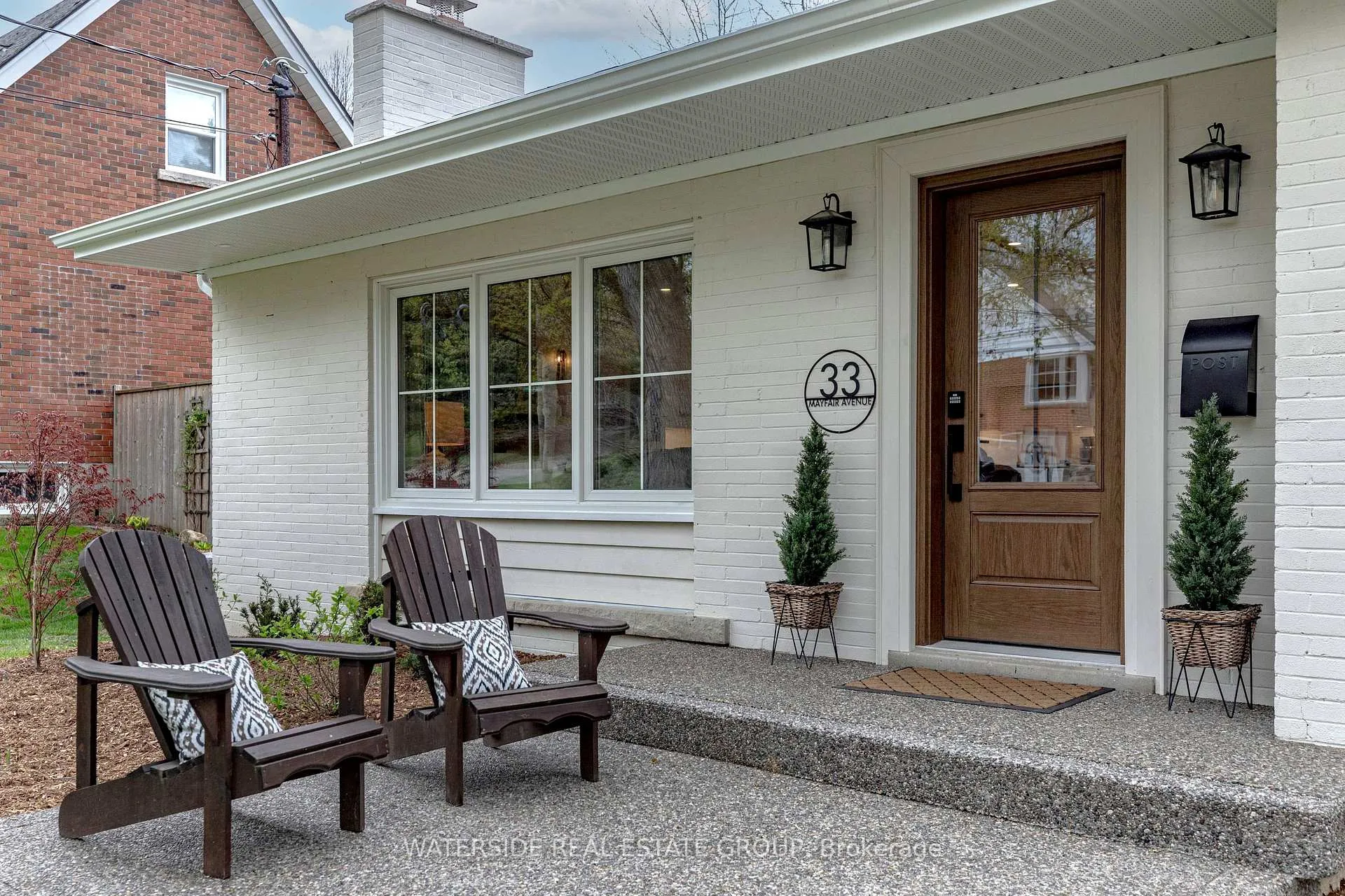 Photo 2 of 33 Mayfair Avenue, Hamilton, Dundas — HOMEH