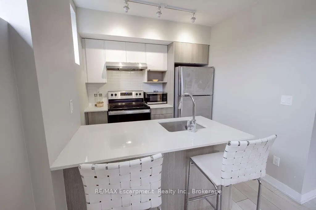 Photo 15 of Unit 501, 1127 Cooke Boulevard, Burlington, LaSalle — HOMEH