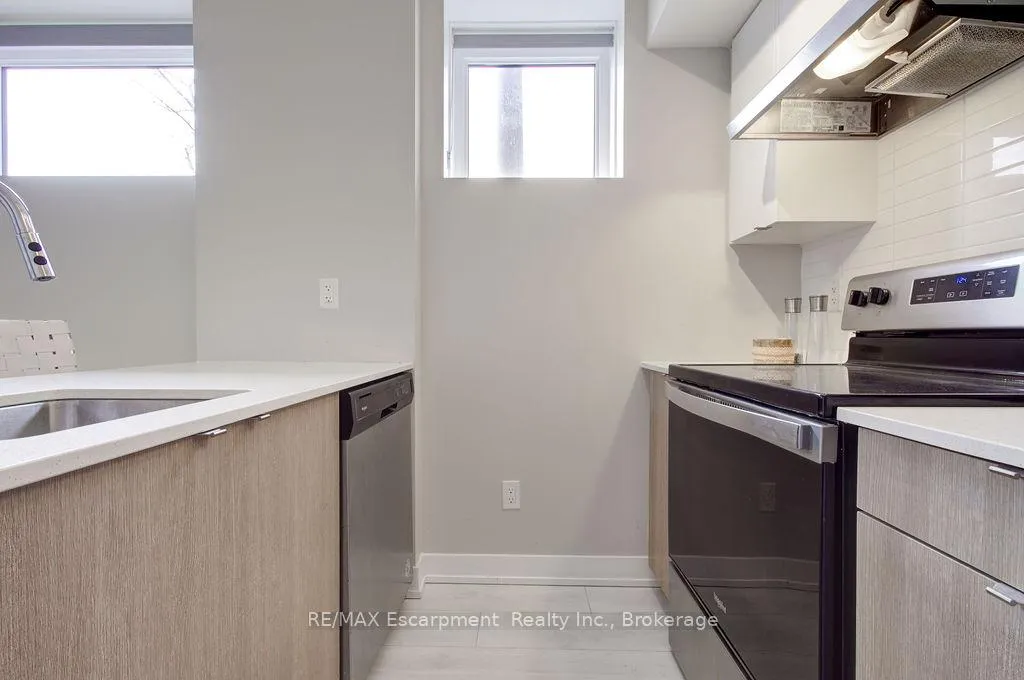 Photo 18 of Unit 501, 1127 Cooke Boulevard, Burlington, LaSalle — HOMEH