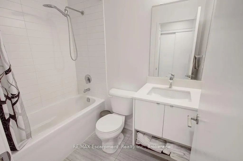 Photo 25 of Unit 501, 1127 Cooke Boulevard, Burlington, LaSalle — HOMEH