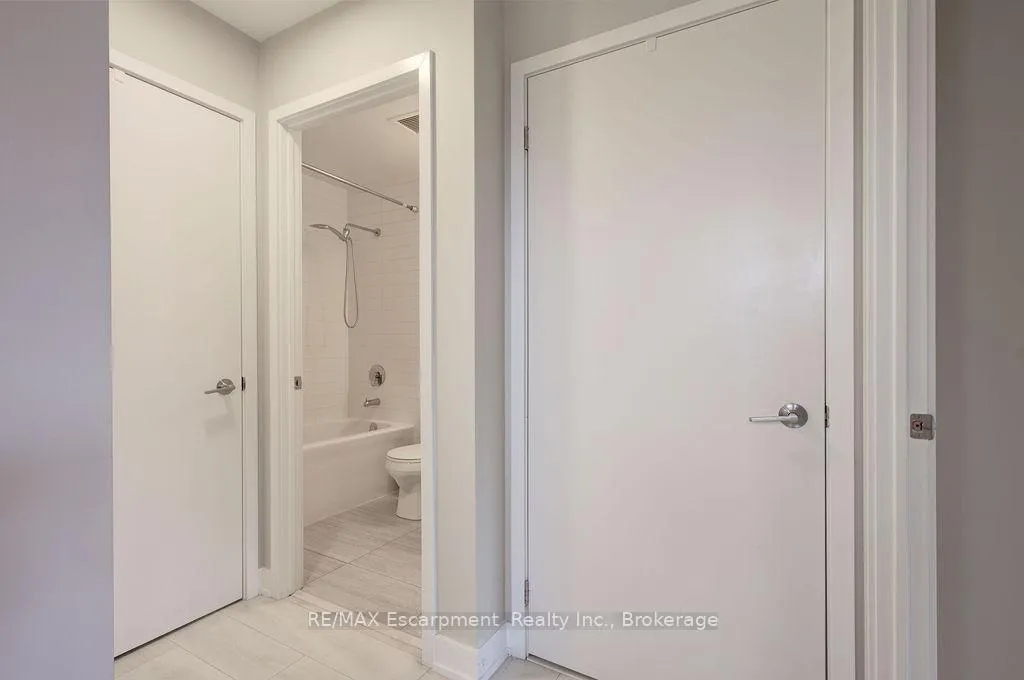 Photo 27 of Unit 501, 1127 Cooke Boulevard, Burlington, LaSalle — HOMEH