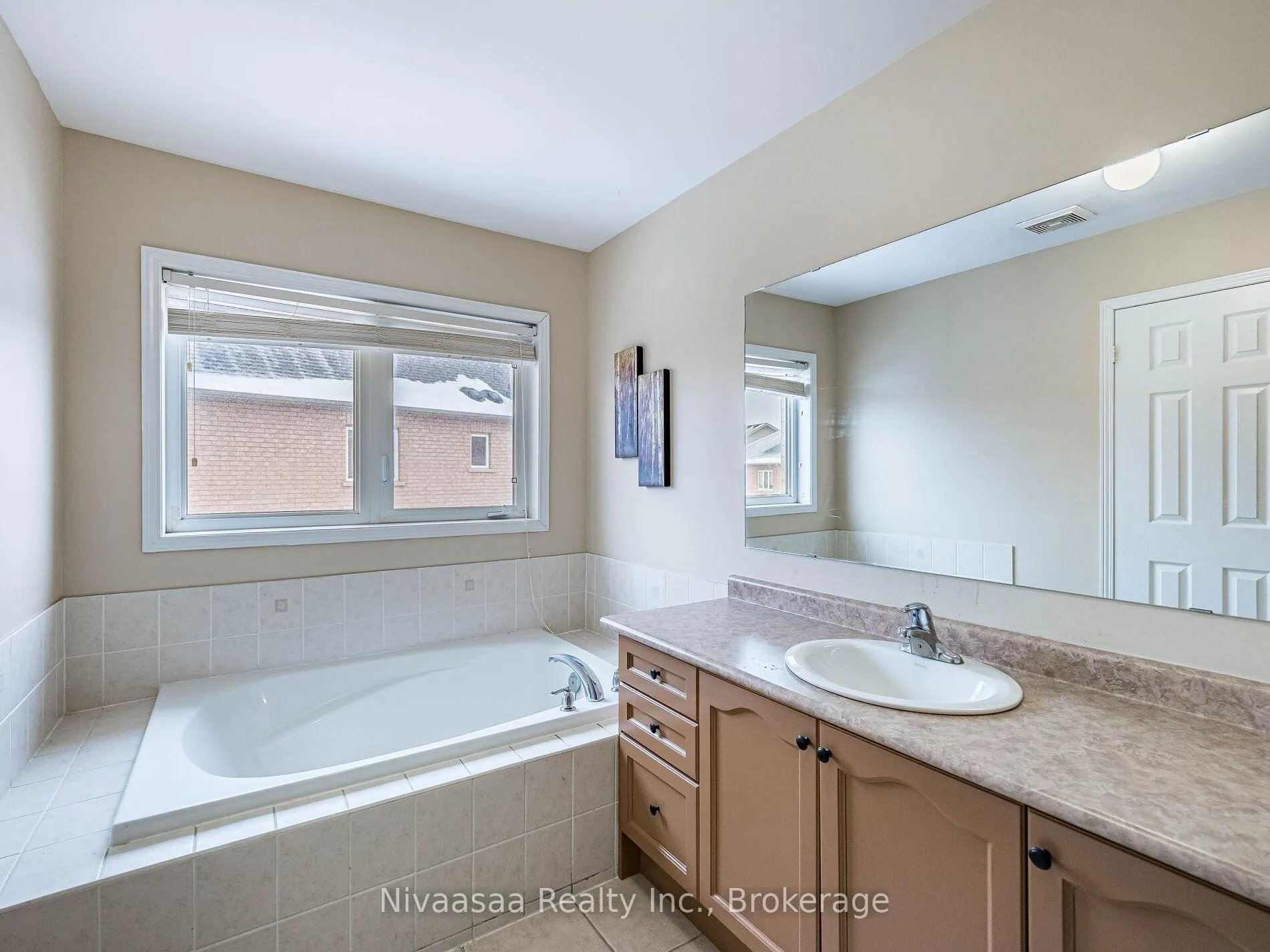 Photo 21 of 42 Kilrea Way, Brampton, Credit Valley — HOMEH