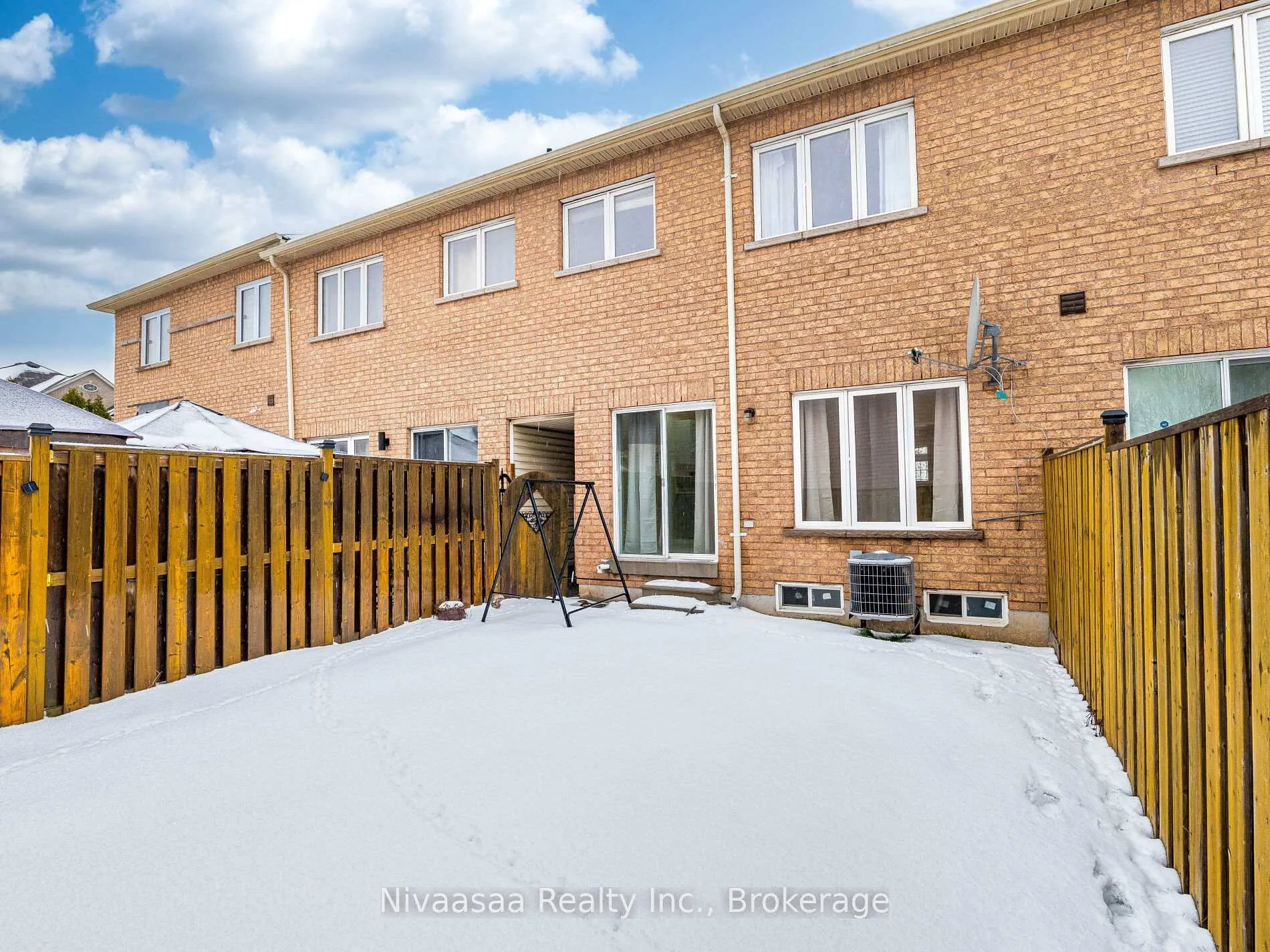 Photo 30 of 42 Kilrea Way, Brampton, Credit Valley — HOMEH