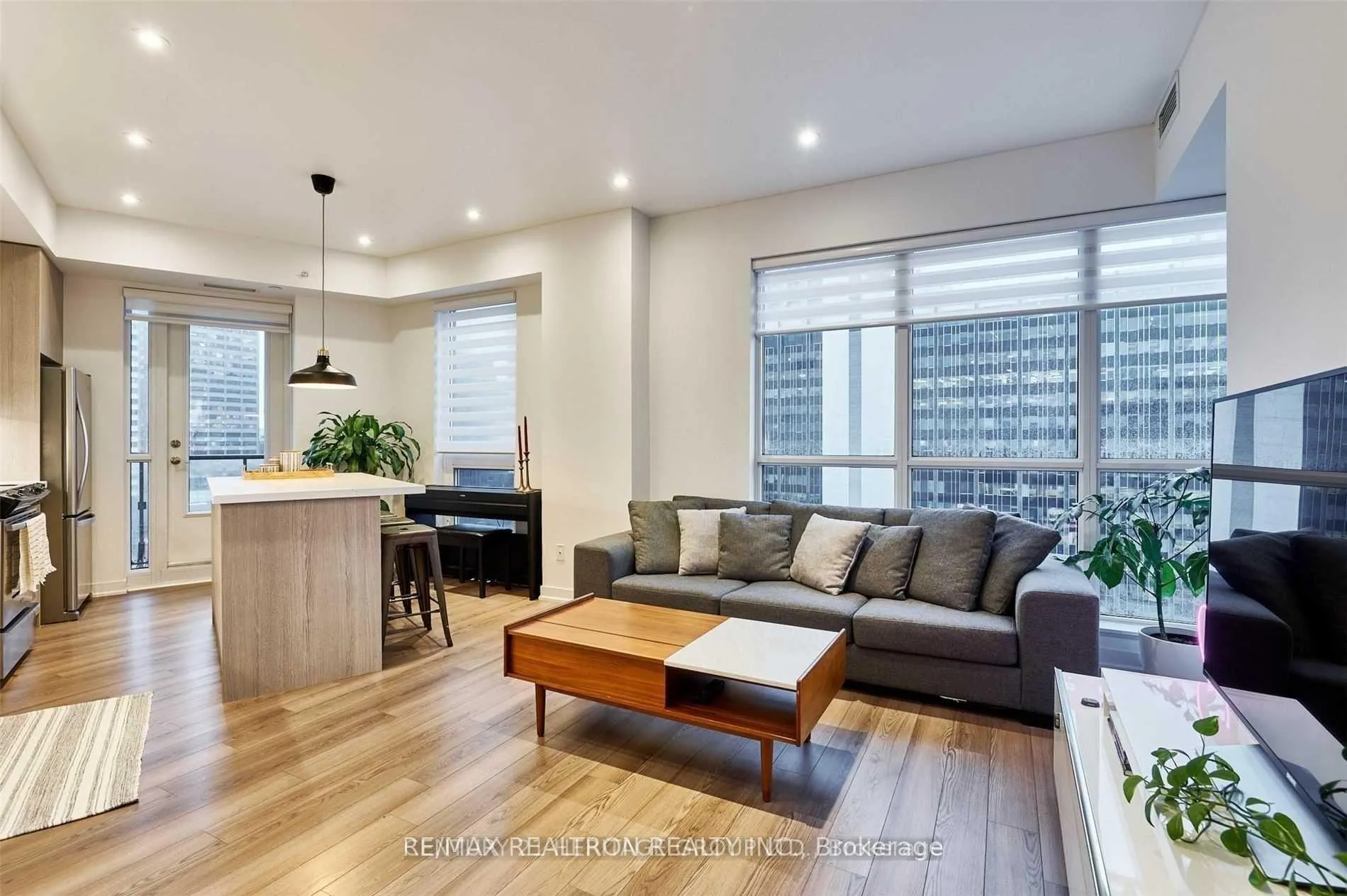 Photo 11 of Unit 1507, 60 Berwick Avenue, Toronto, Yonge-Eglinton — HOMEH