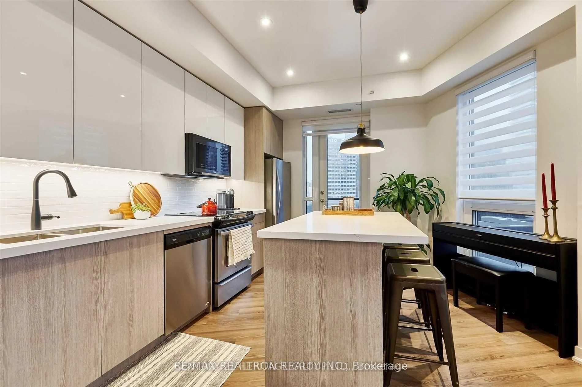 Photo 14 of Unit 1507, 60 Berwick Avenue, Toronto, Yonge-Eglinton — HOMEH