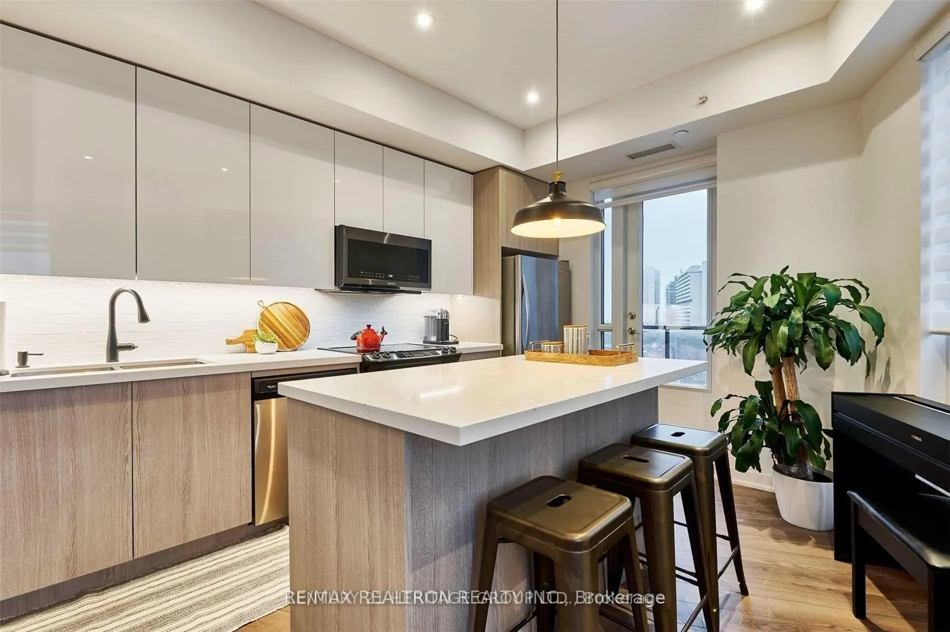 Photo 15 of Unit 1507, 60 Berwick Avenue, Toronto, Yonge-Eglinton — HOMEH