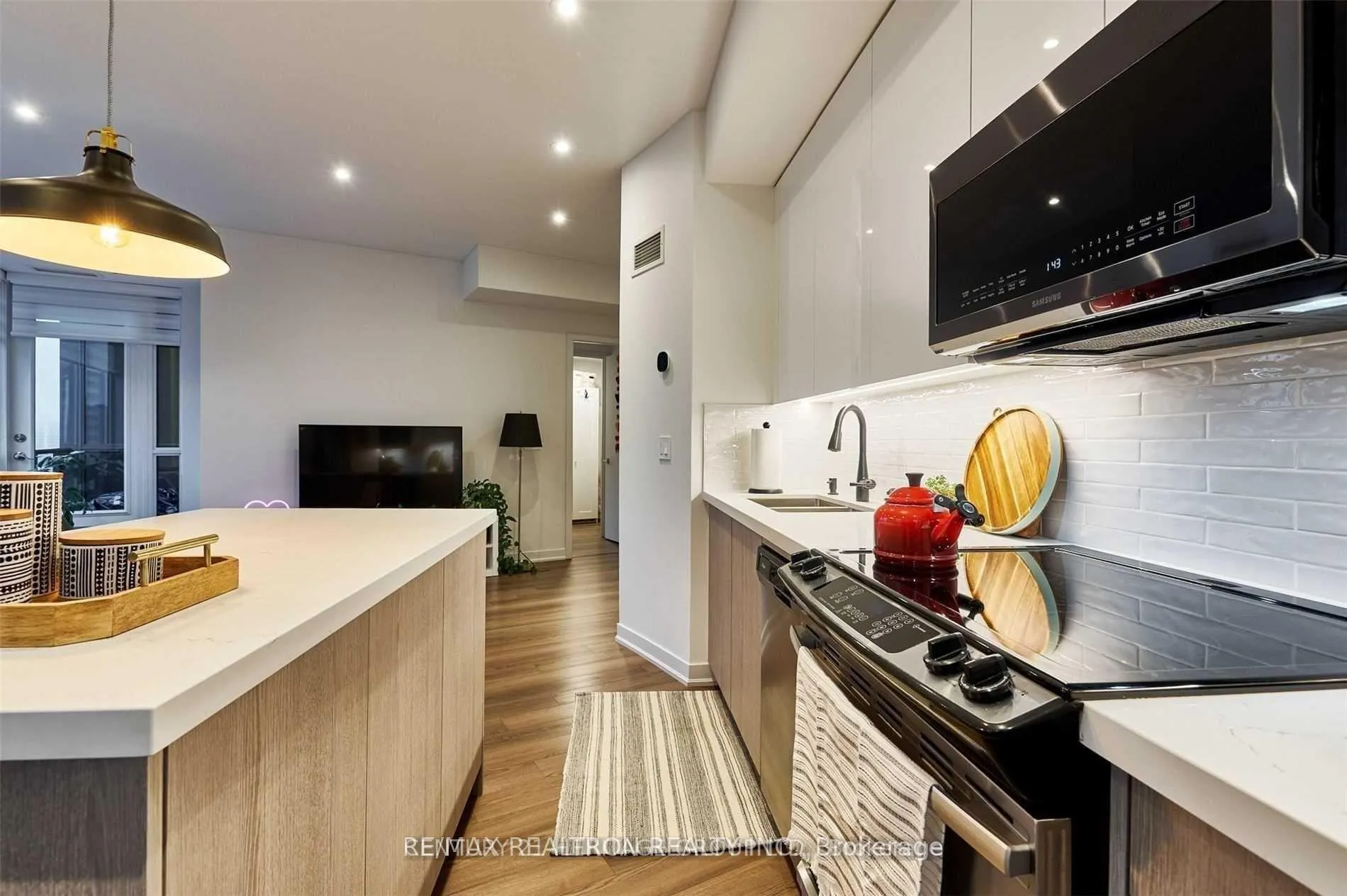 Photo 17 of Unit 1507, 60 Berwick Avenue, Toronto, Yonge-Eglinton — HOMEH
