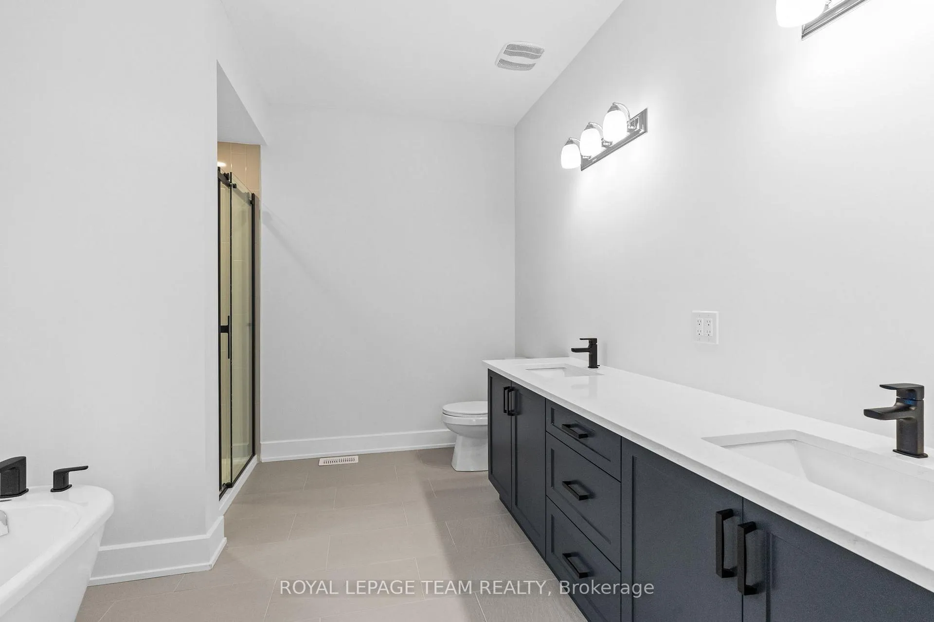 Photo 22 of 63 Hogan Drive, McNab/Braeside, Mcnab/Braeside Twps — HOMEH