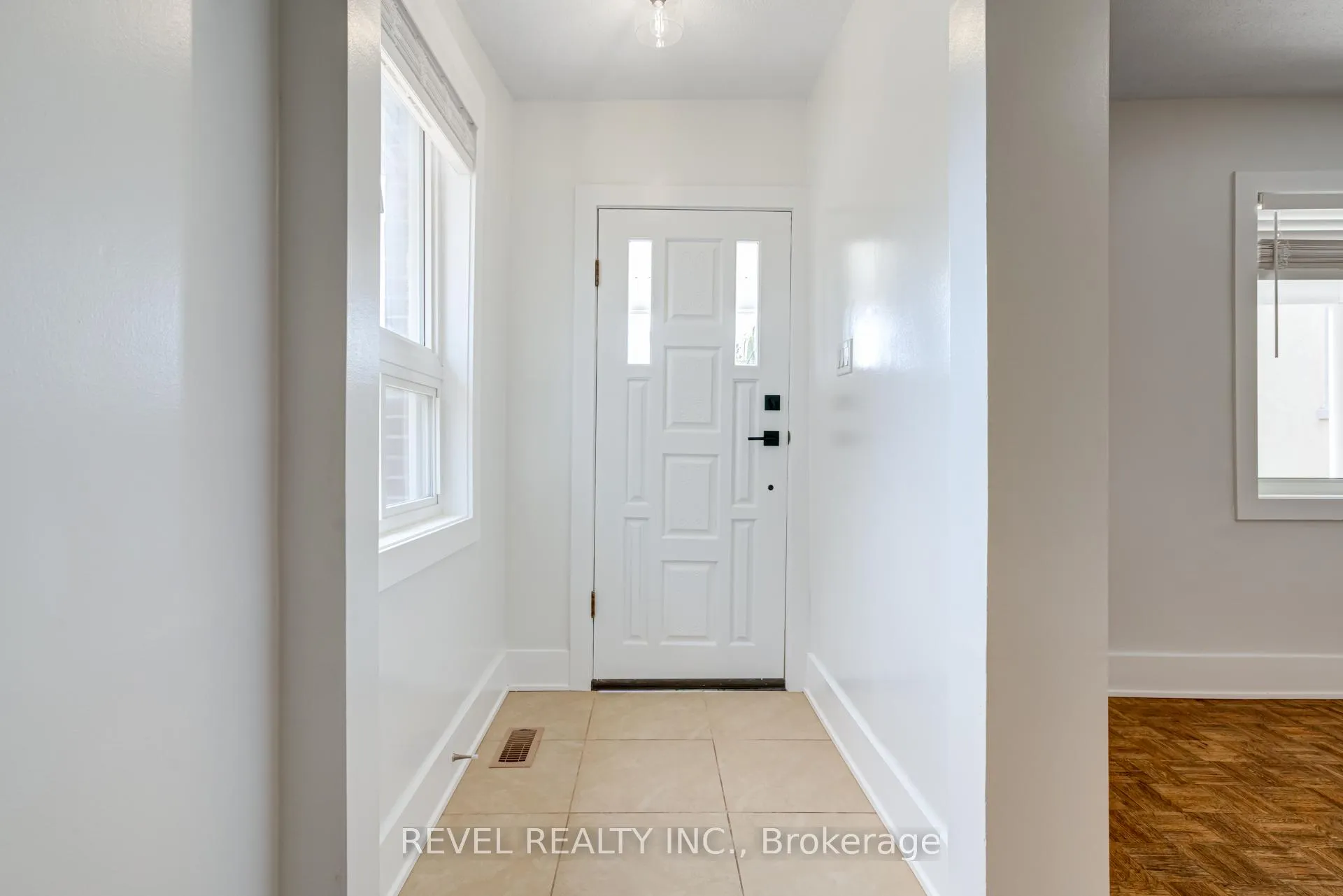 Photo 2 of Unit Main, 24 Kenora Crescent, Toronto, Keelesdale-Eglinton West — HOMEH