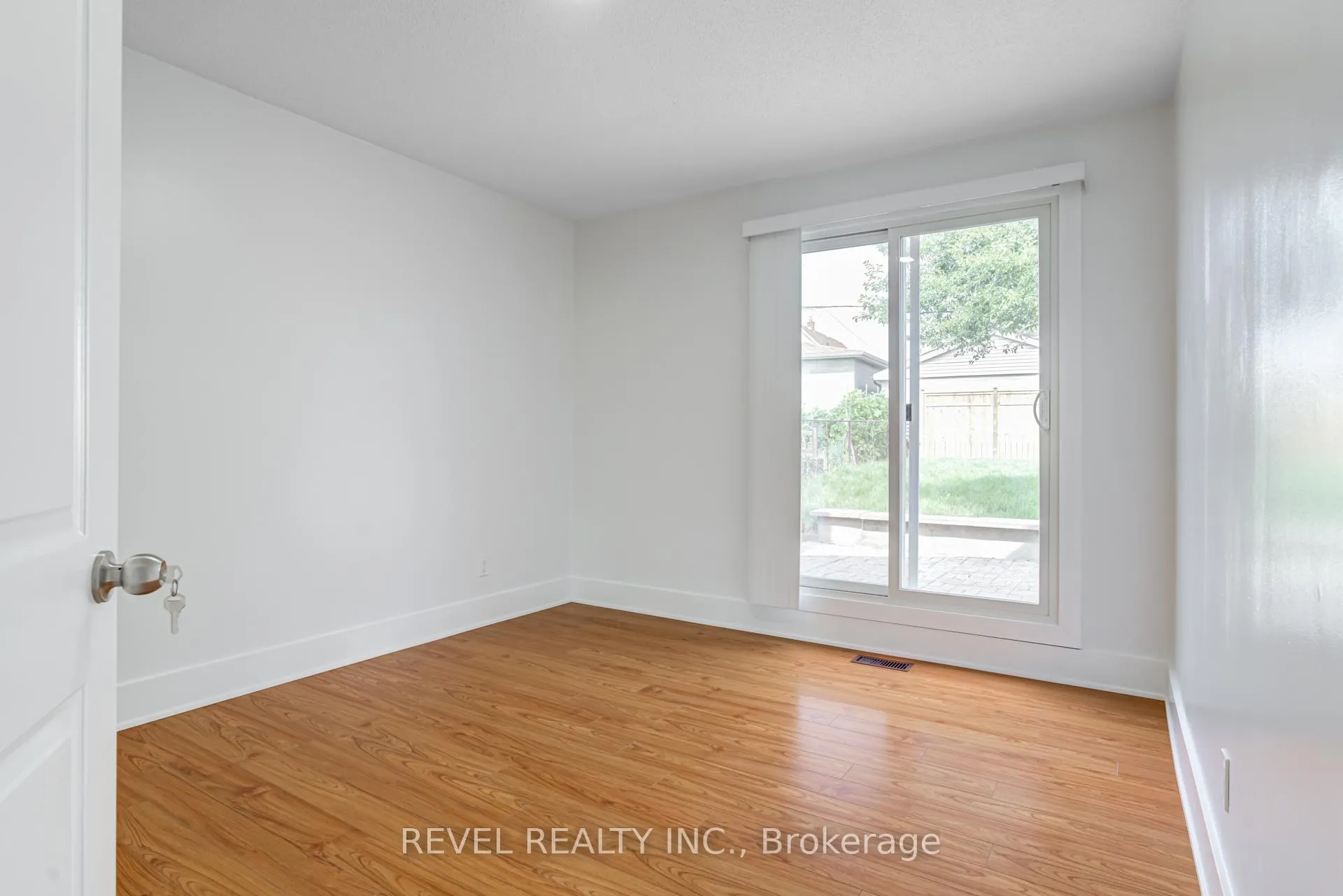 Photo 8 of Unit Main, 24 Kenora Crescent, Toronto, Keelesdale-Eglinton West — HOMEH