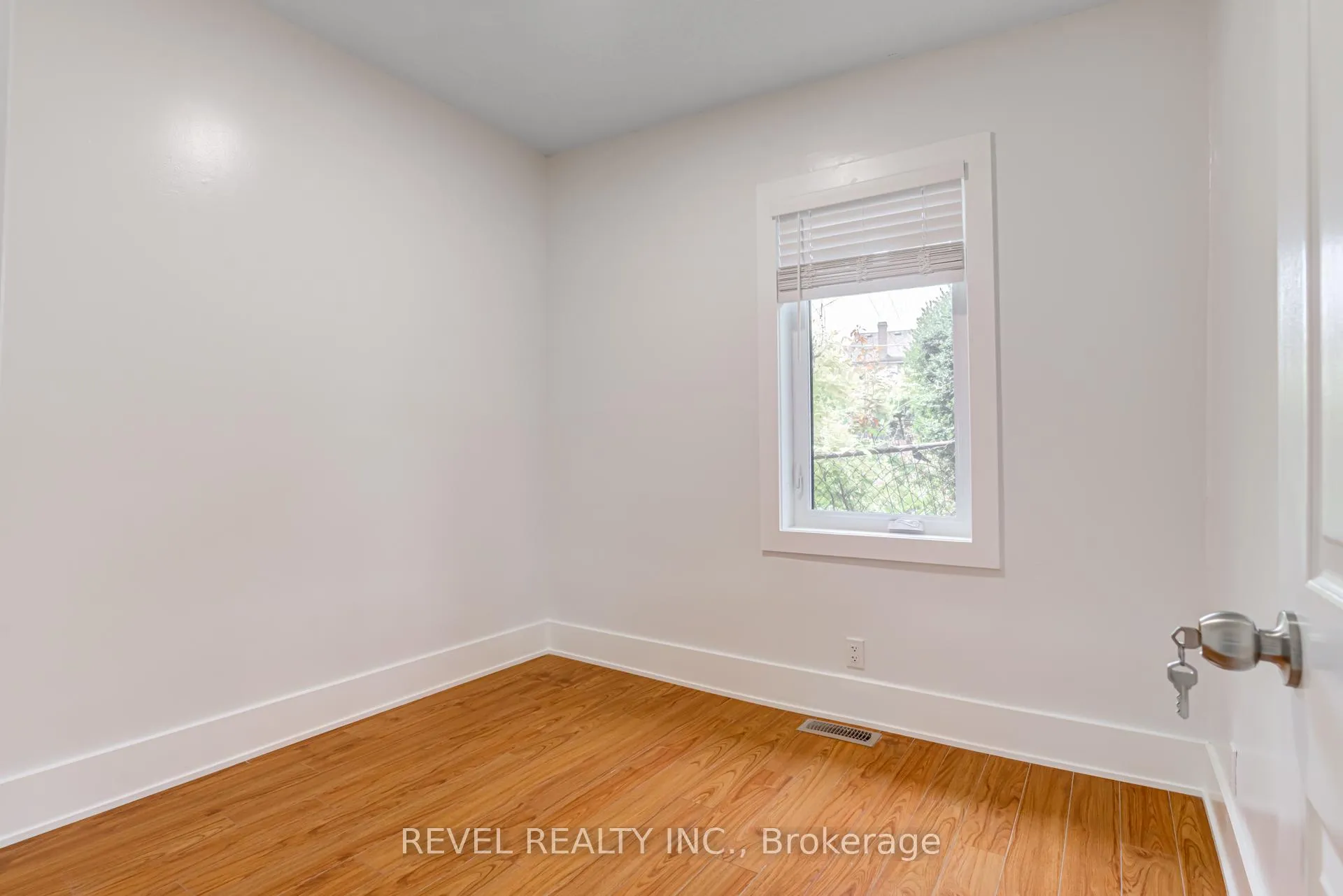 Photo 10 of Unit Main, 24 Kenora Crescent, Toronto, Keelesdale-Eglinton West — HOMEH