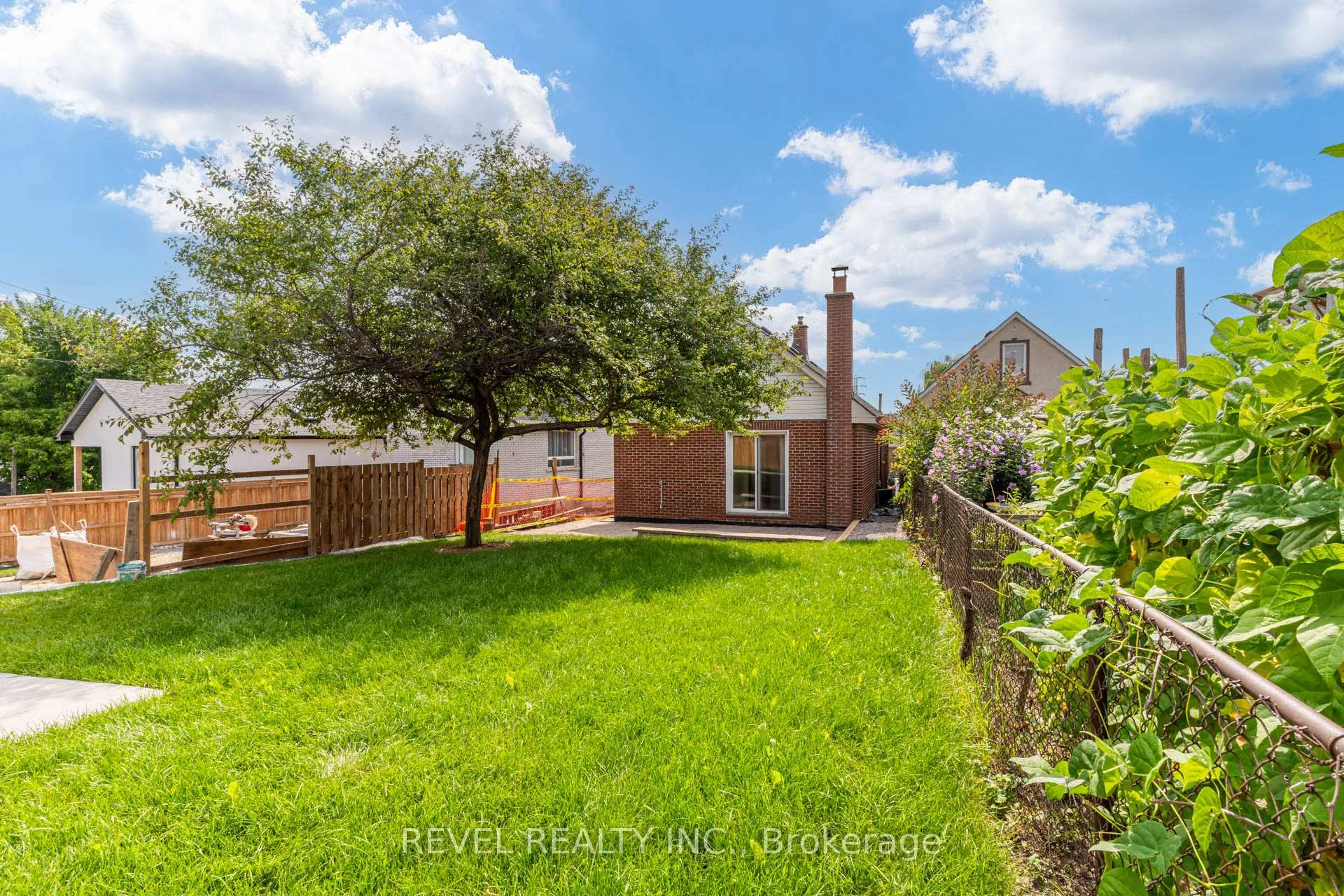 Photo 19 of Unit Main, 24 Kenora Crescent, Toronto, Keelesdale-Eglinton West — HOMEH