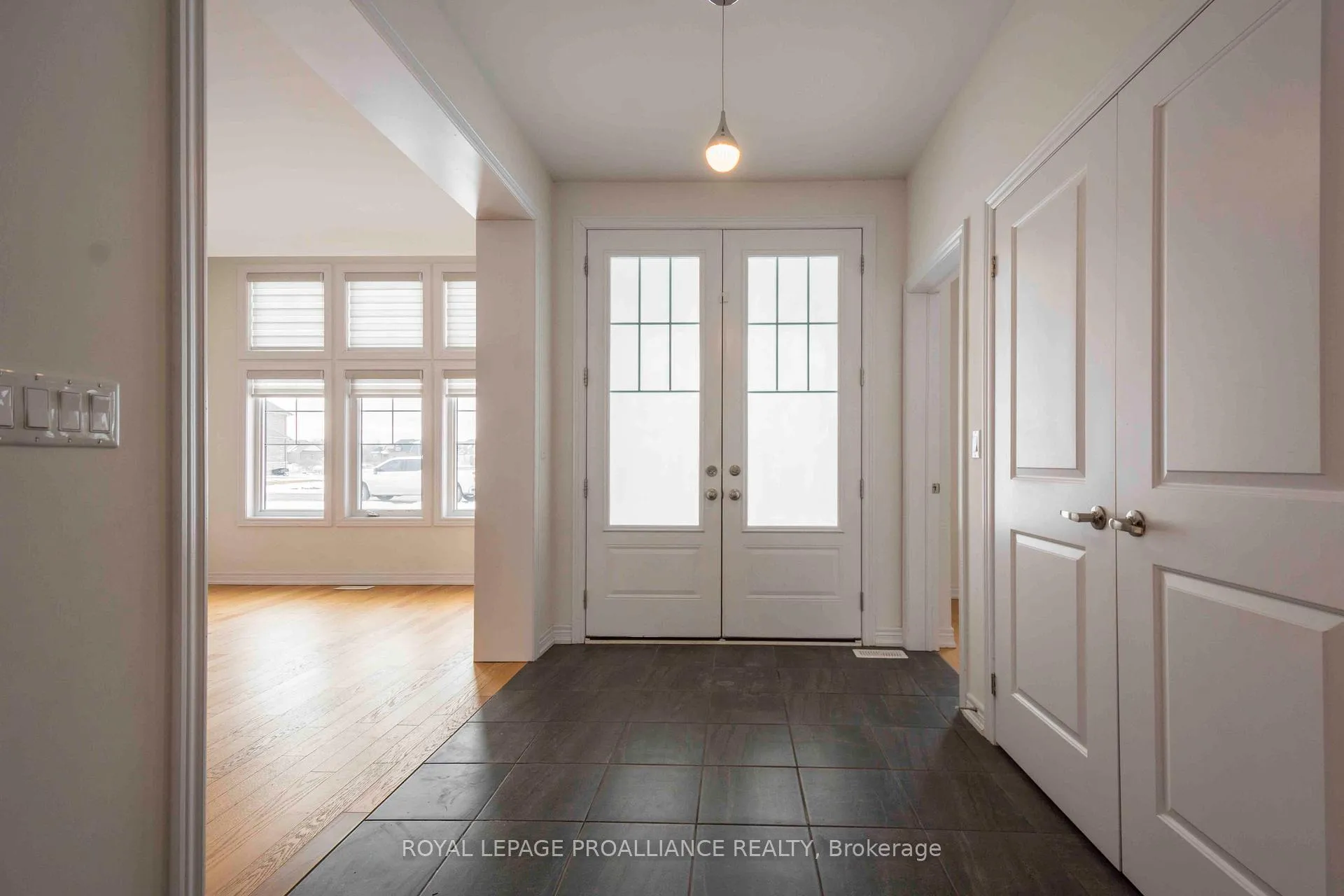 Photo 2 of 5 Waterview Court, Quinte West, Murray Ward — HOMEH