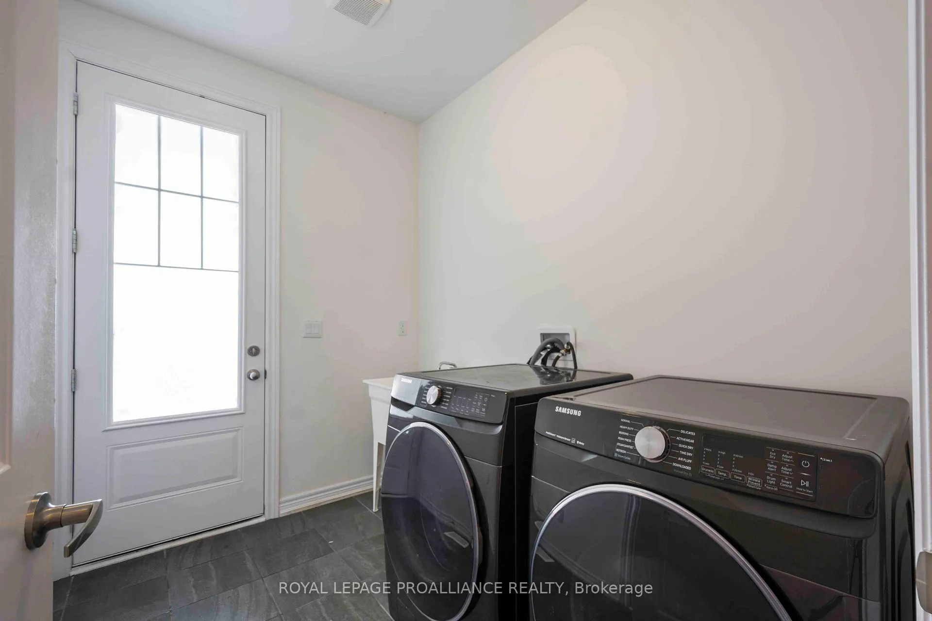 Photo 20 of 5 Waterview Court, Quinte West, Murray Ward — HOMEH