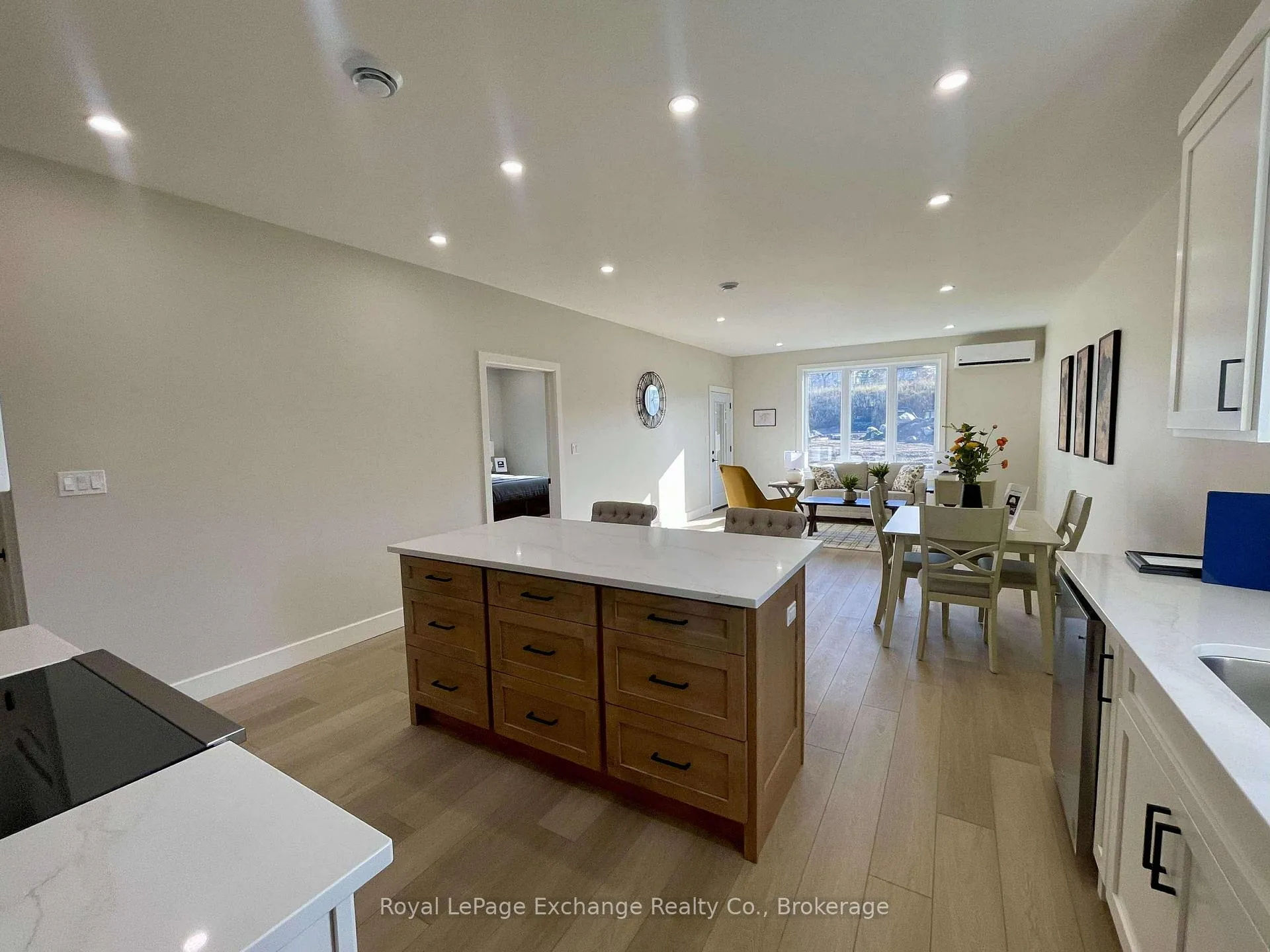 Photo 3 of 16 Mercedes Crescent N, Kincardine — HOMEH