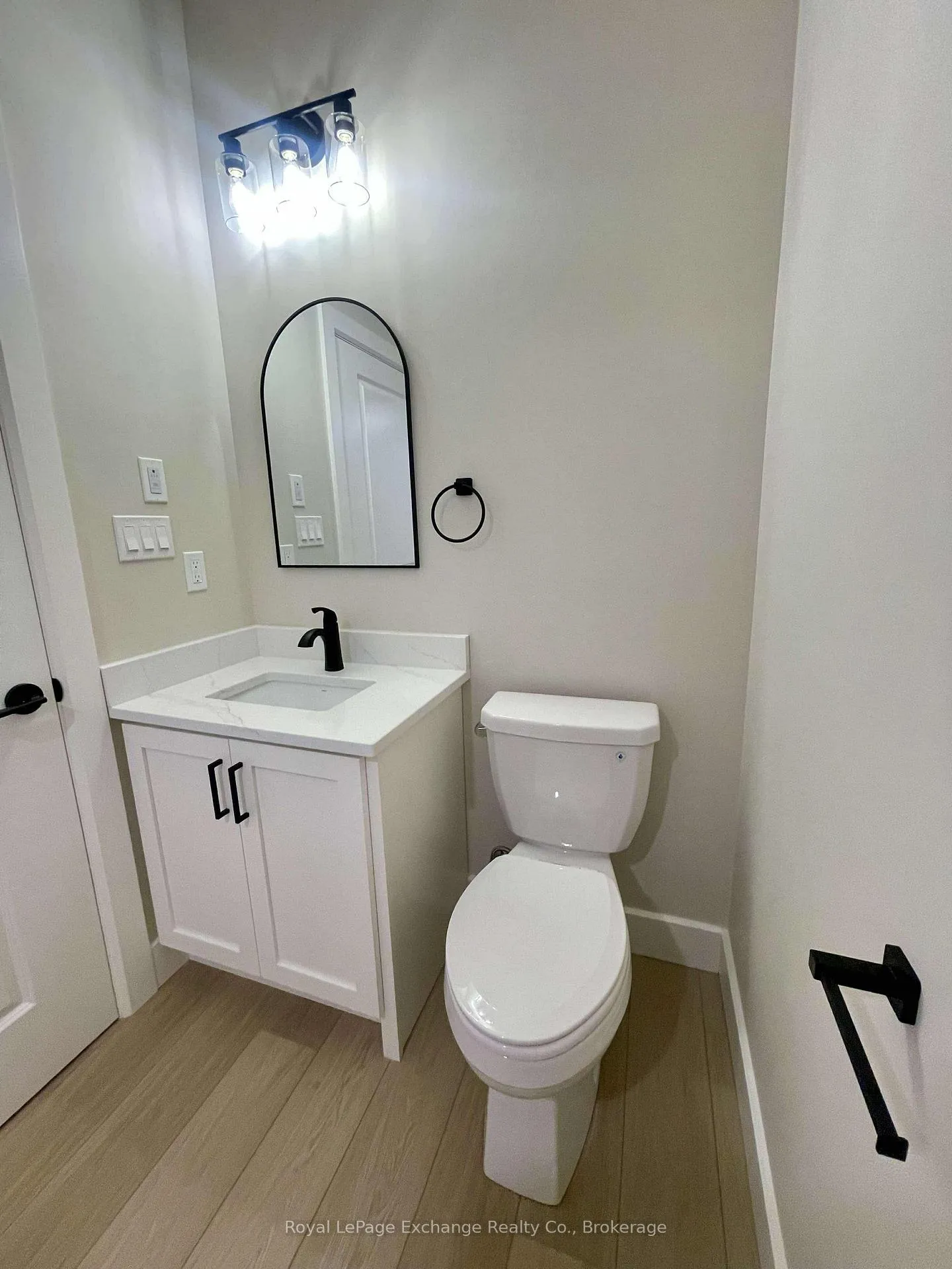 Photo 9 of 16 Mercedes Crescent N, Kincardine — HOMEH