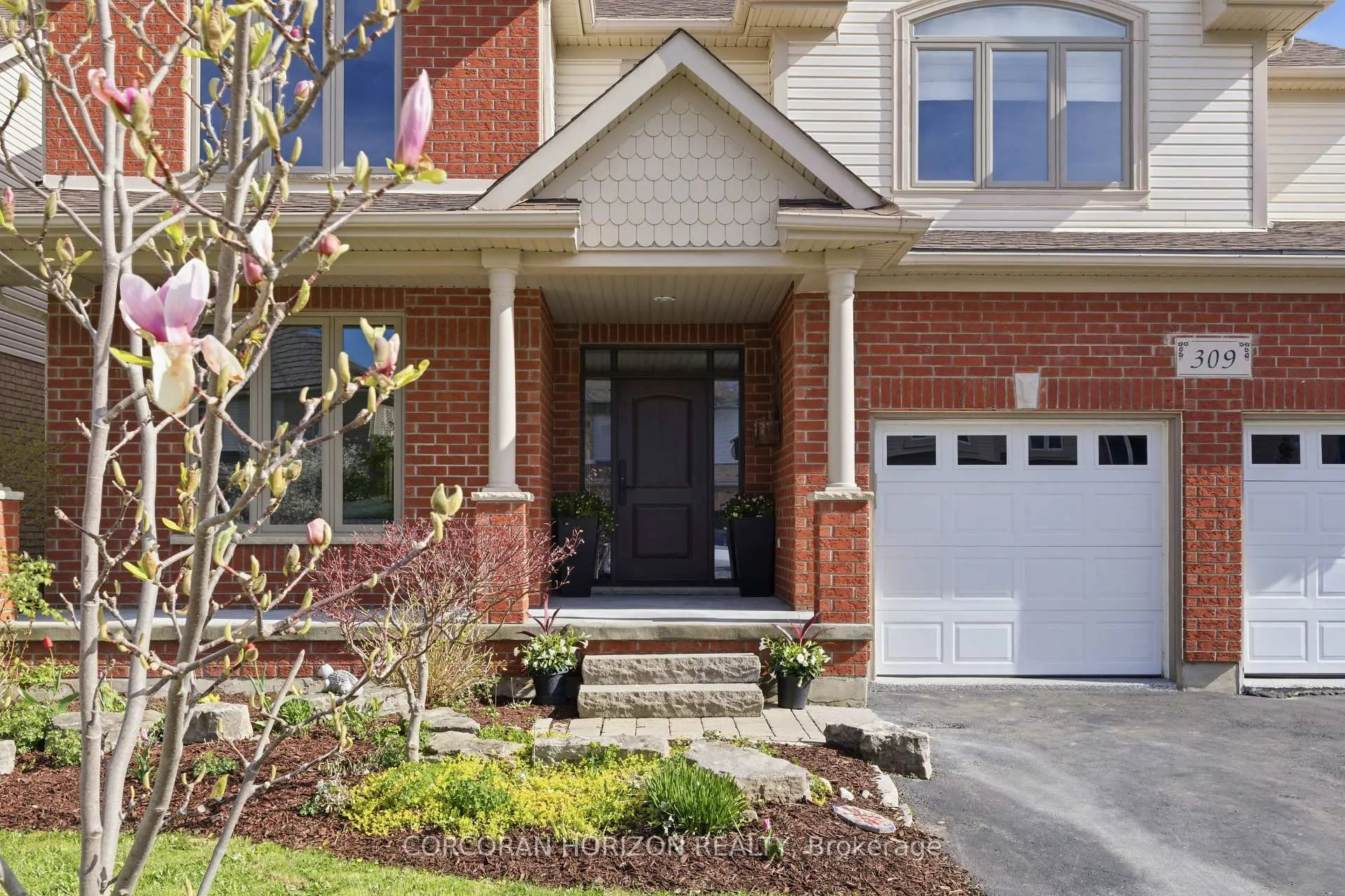 Photo 3 of 309 Schooner Crescent, Waterloo — HOMEH