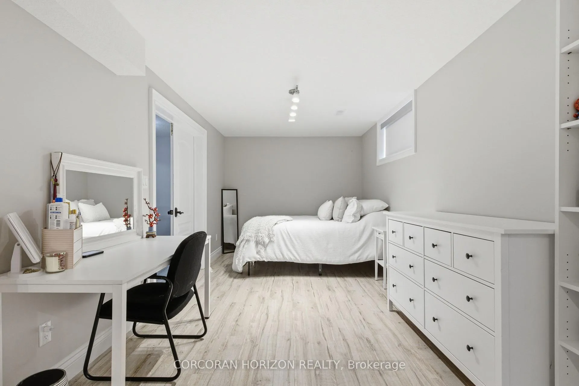 Photo 31 of 309 Schooner Crescent, Waterloo — HOMEH