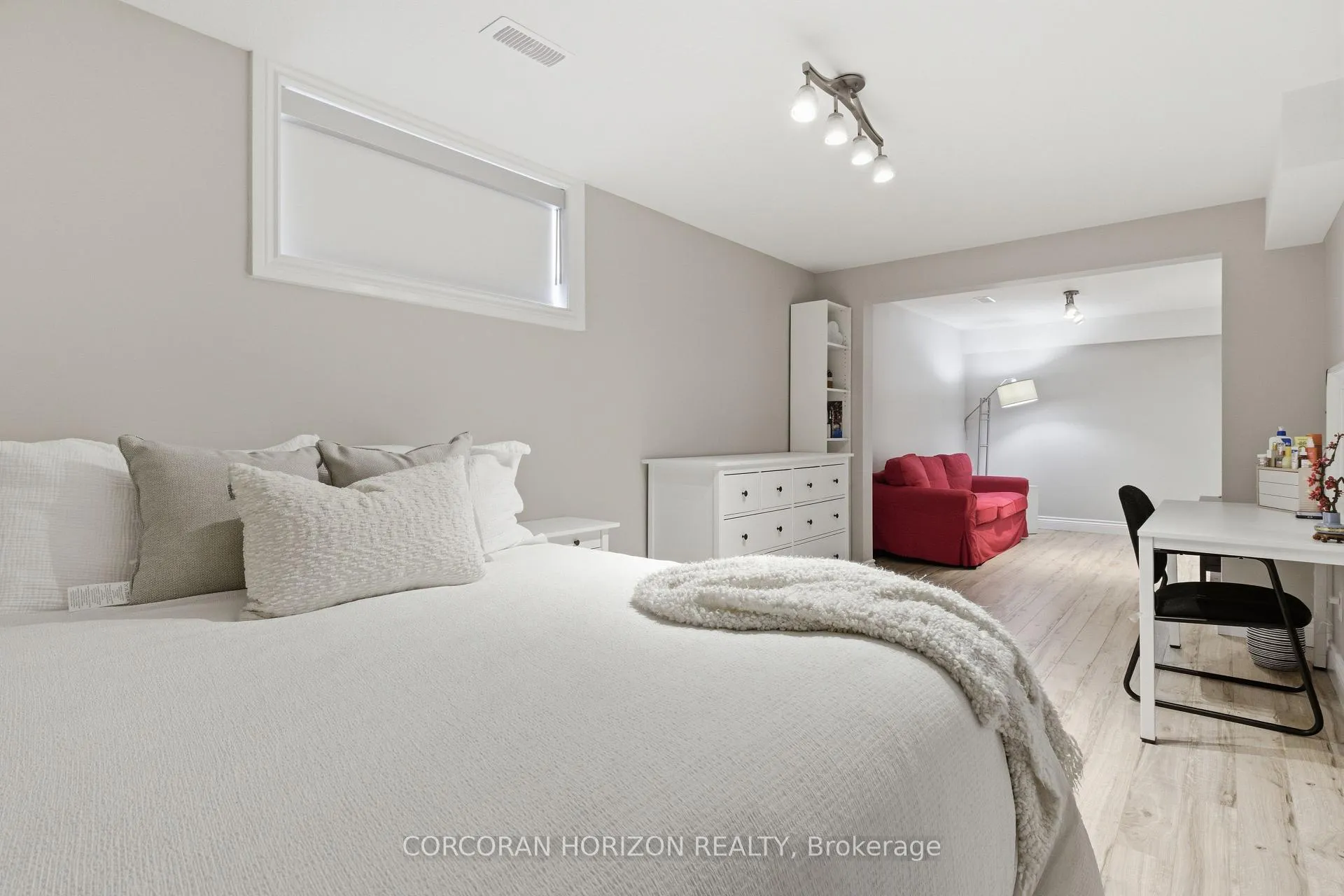 Photo 32 of 309 Schooner Crescent, Waterloo — HOMEH
