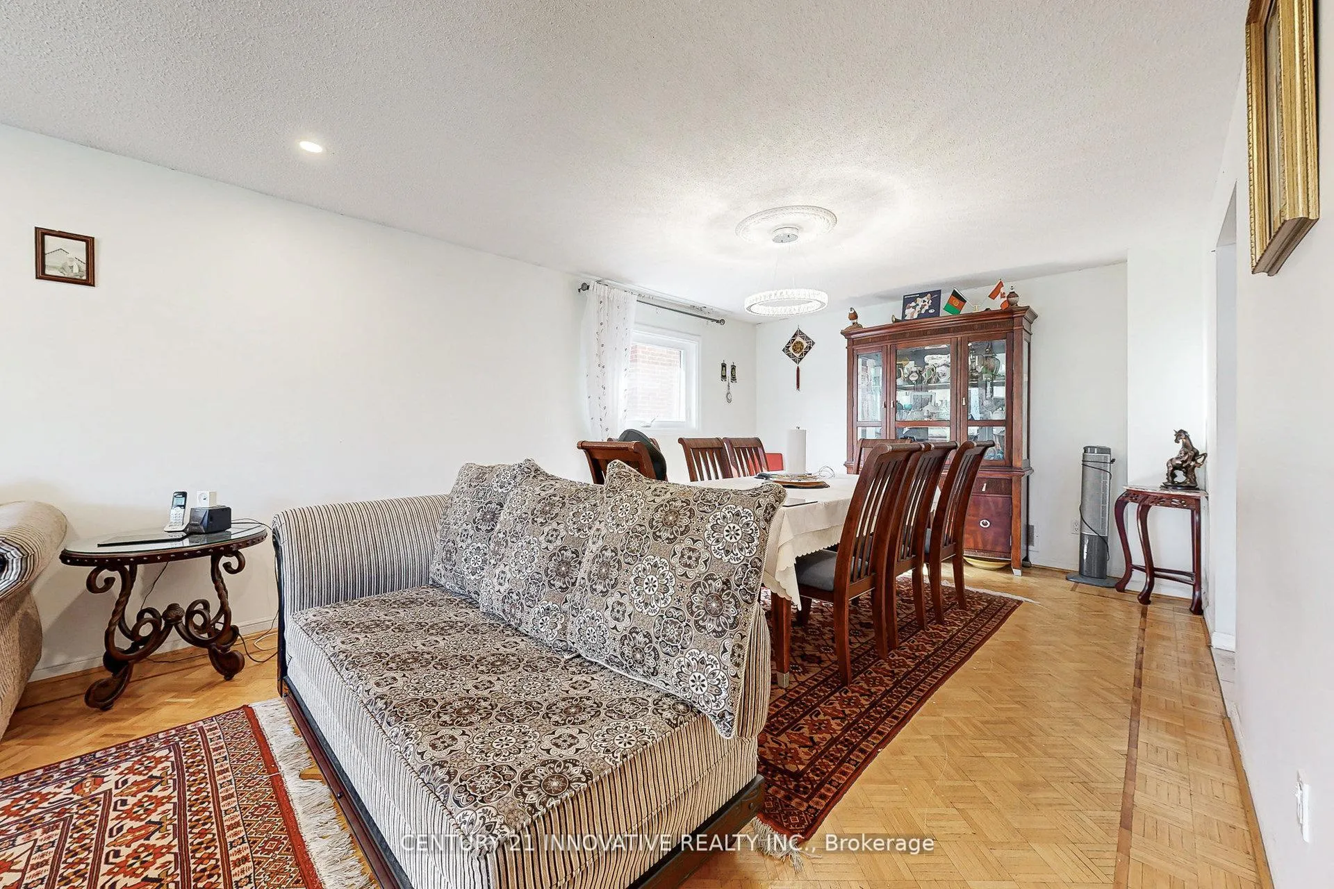 Photo 6 of 816 Willowbank Trail, Mississauga, Rathwood — HOMEH