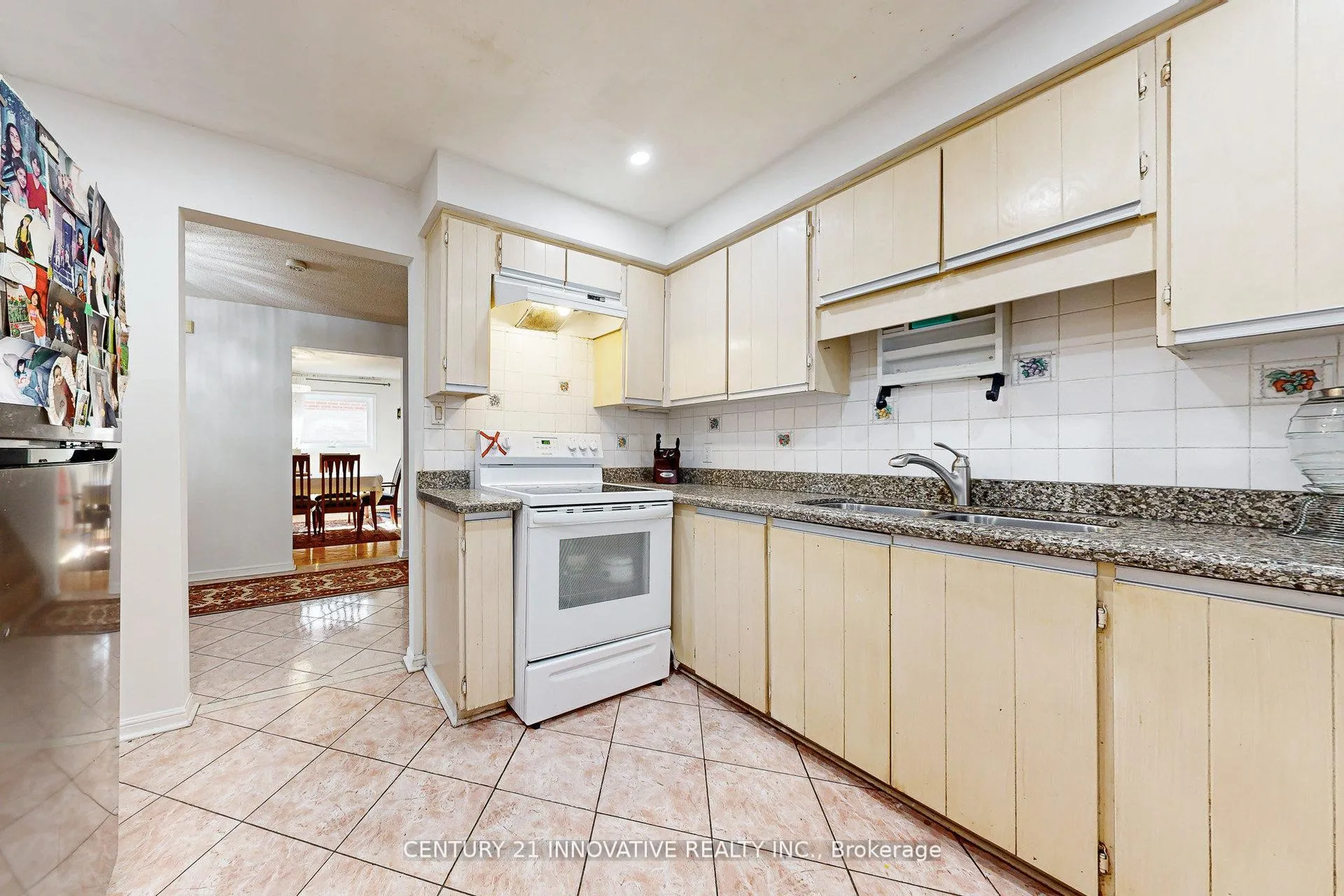 Photo 11 of 816 Willowbank Trail, Mississauga, Rathwood — HOMEH