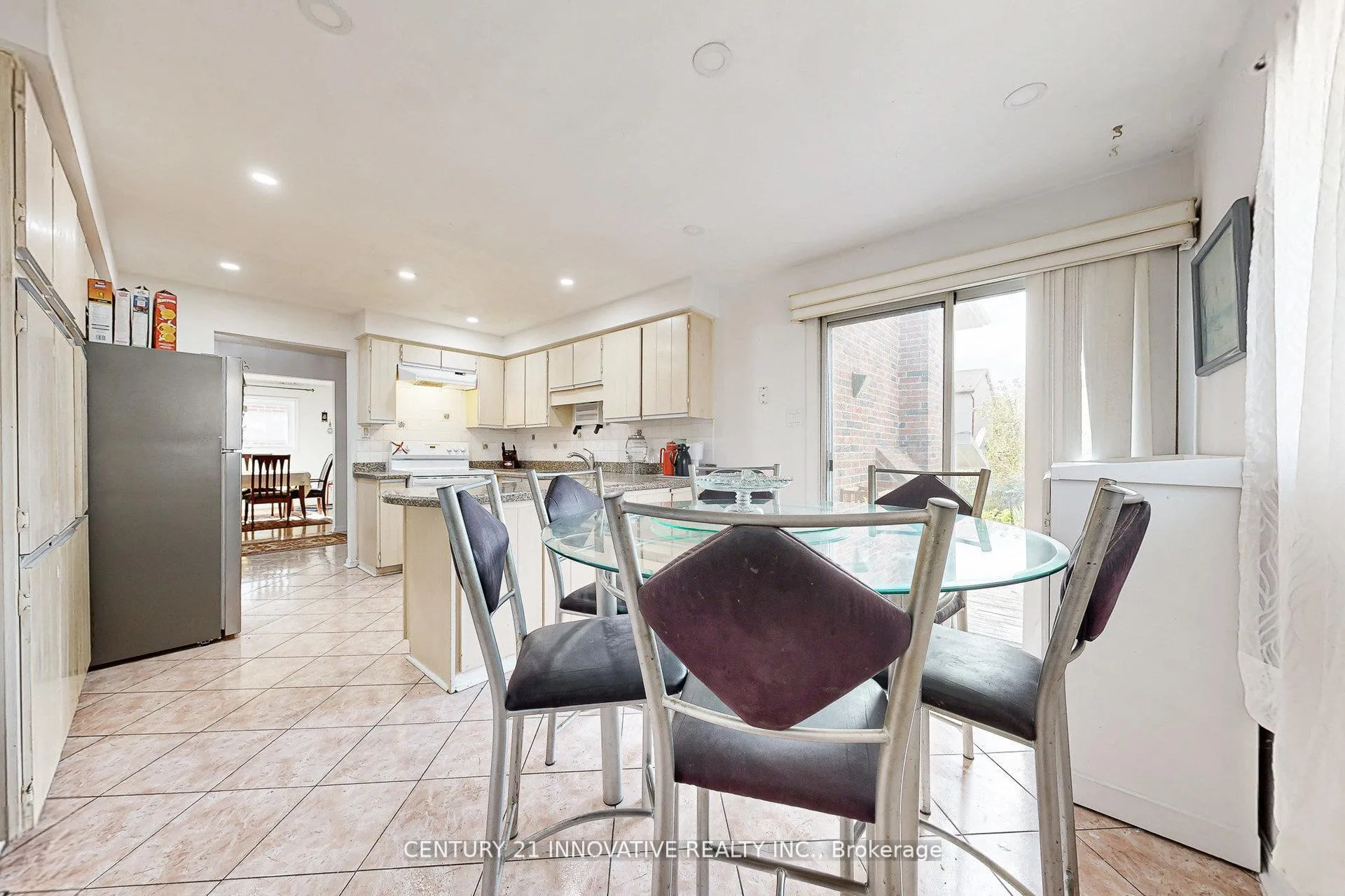 Photo 13 of 816 Willowbank Trail, Mississauga, Rathwood — HOMEH