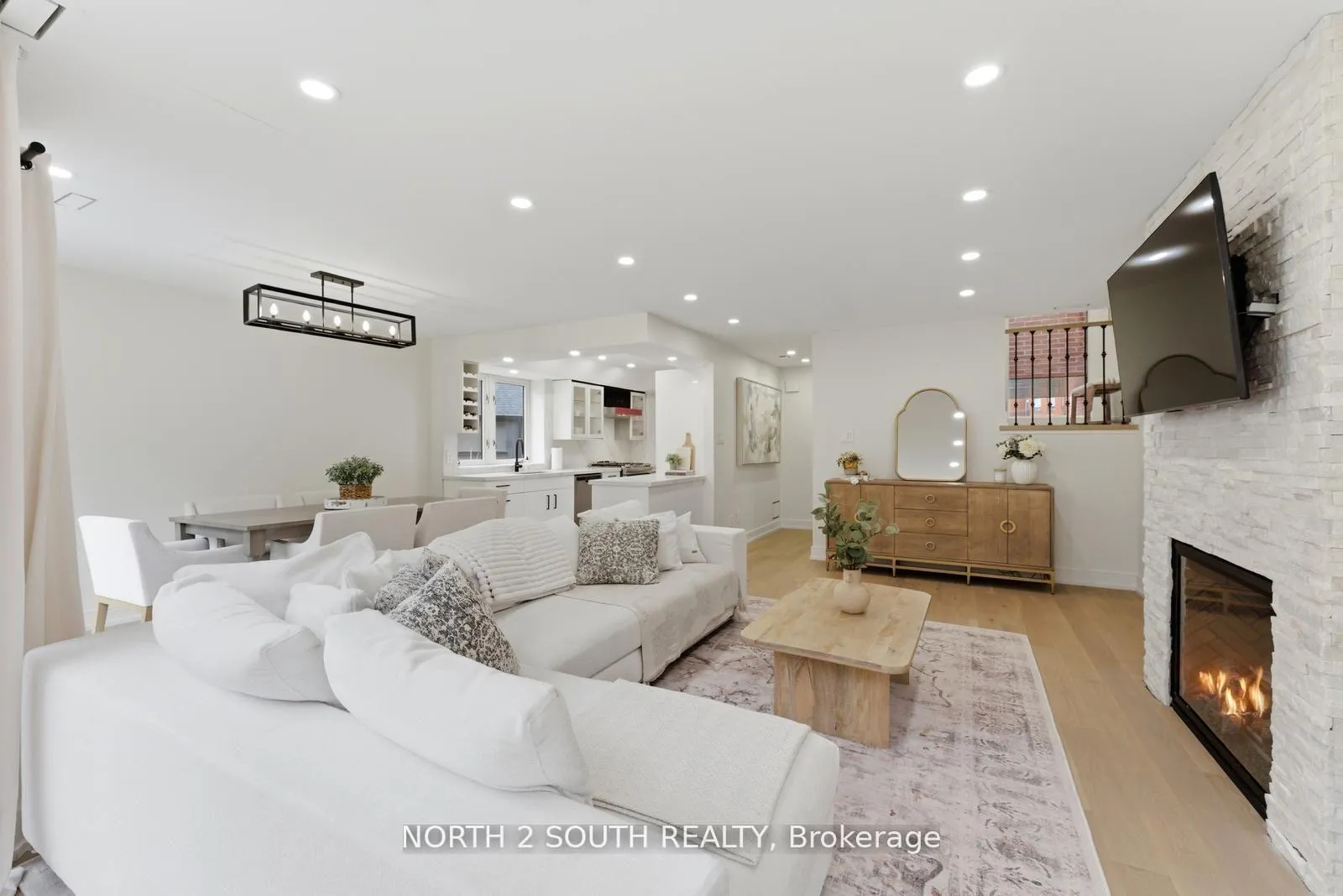 Photo 1 of Unit TH 23, 100 Arbors Lane, Vaughan, West Woodbridge — HOMEH