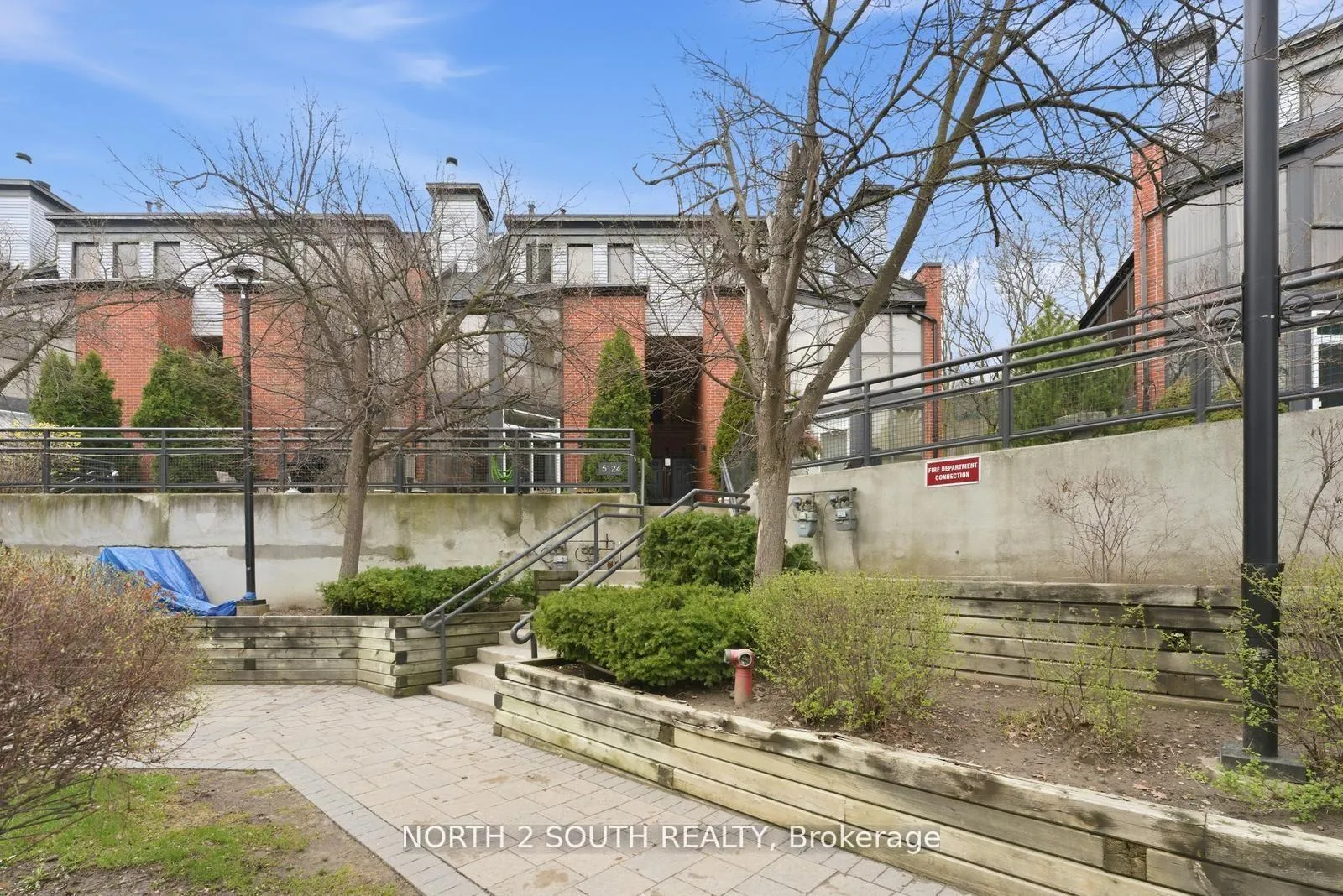 Photo 3 of Unit TH 23, 100 Arbors Lane, Vaughan, West Woodbridge — HOMEH