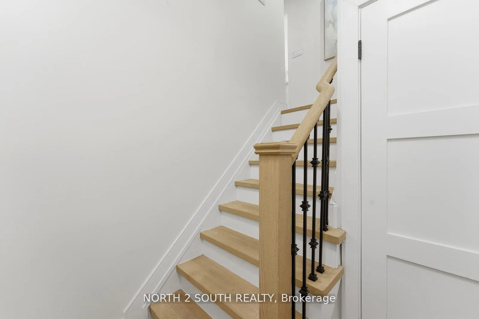 Photo 9 of Unit TH 23, 100 Arbors Lane, Vaughan, West Woodbridge — HOMEH