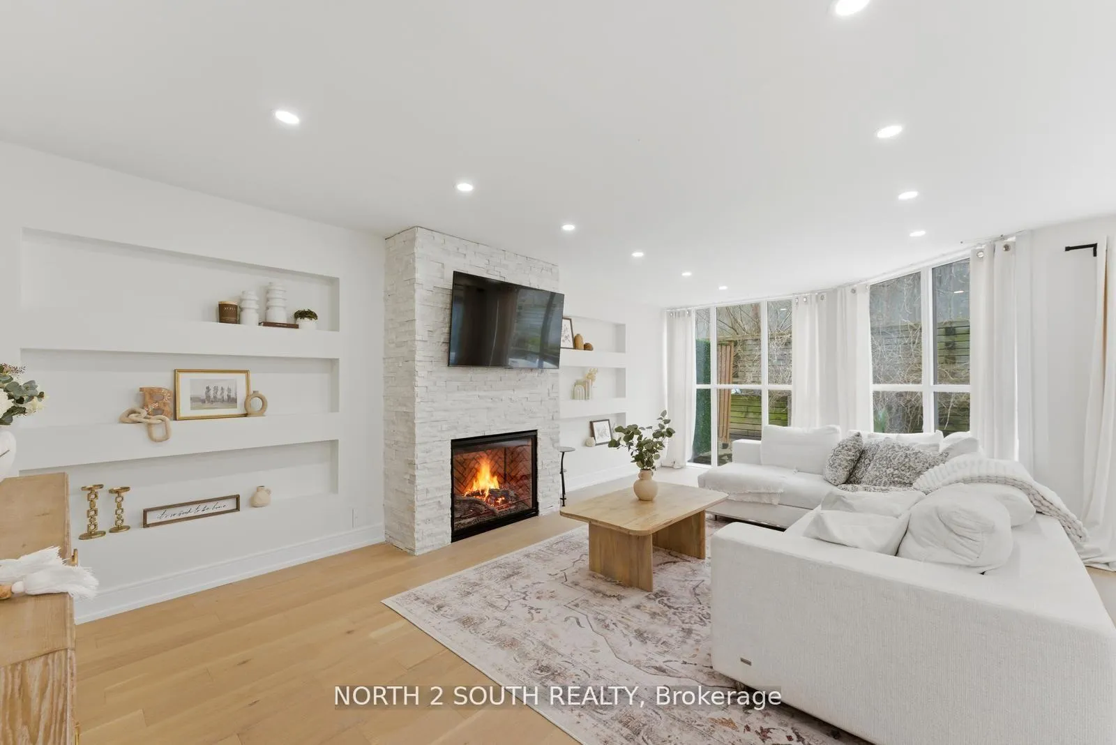 Photo 11 of Unit TH 23, 100 Arbors Lane, Vaughan, West Woodbridge — HOMEH