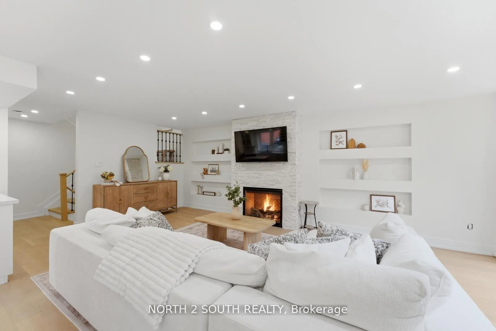 Photo 13 of Unit TH 23, 100 Arbors Lane, Vaughan, West Woodbridge — HOMEH