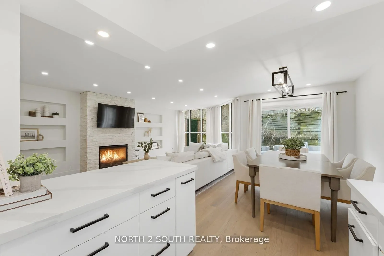 Photo 22 of Unit TH 23, 100 Arbors Lane, Vaughan, West Woodbridge — HOMEH