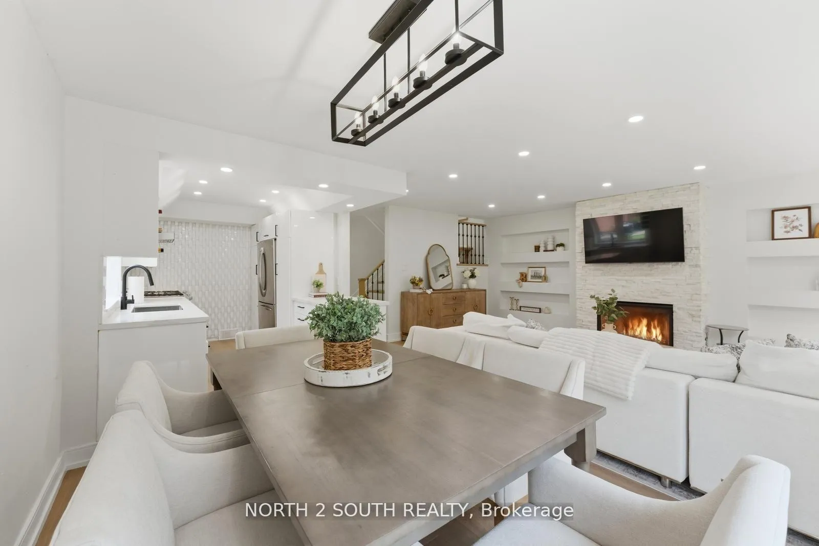 Photo 25 of Unit TH 23, 100 Arbors Lane, Vaughan, West Woodbridge — HOMEH