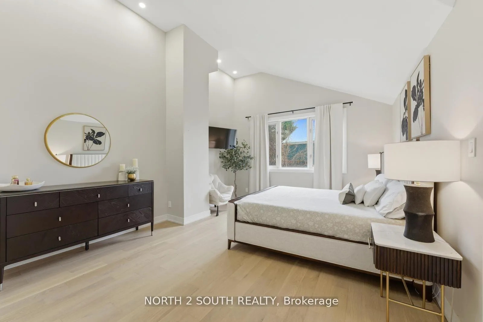 Photo 33 of Unit TH 23, 100 Arbors Lane, Vaughan, West Woodbridge — HOMEH
