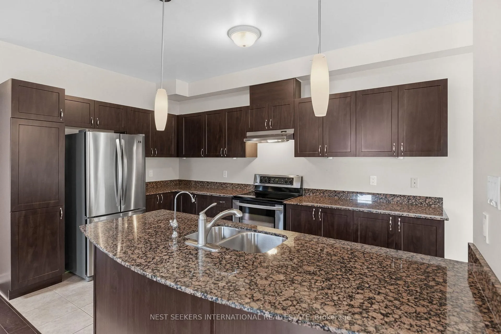 Photo 8 of Unit 11, 188 Coldwater Road, Orillia — HOMEH