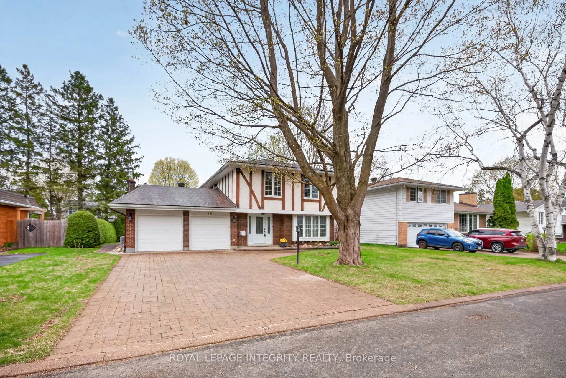 Photo 3 of 16 Ancona Crescent, Ottawa, Briargreen — HOMEH