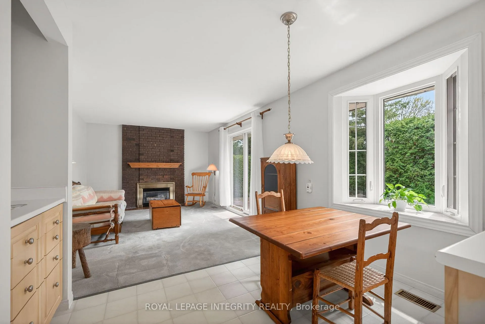 Photo 13 of 16 Ancona Crescent, Ottawa, Briargreen — HOMEH
