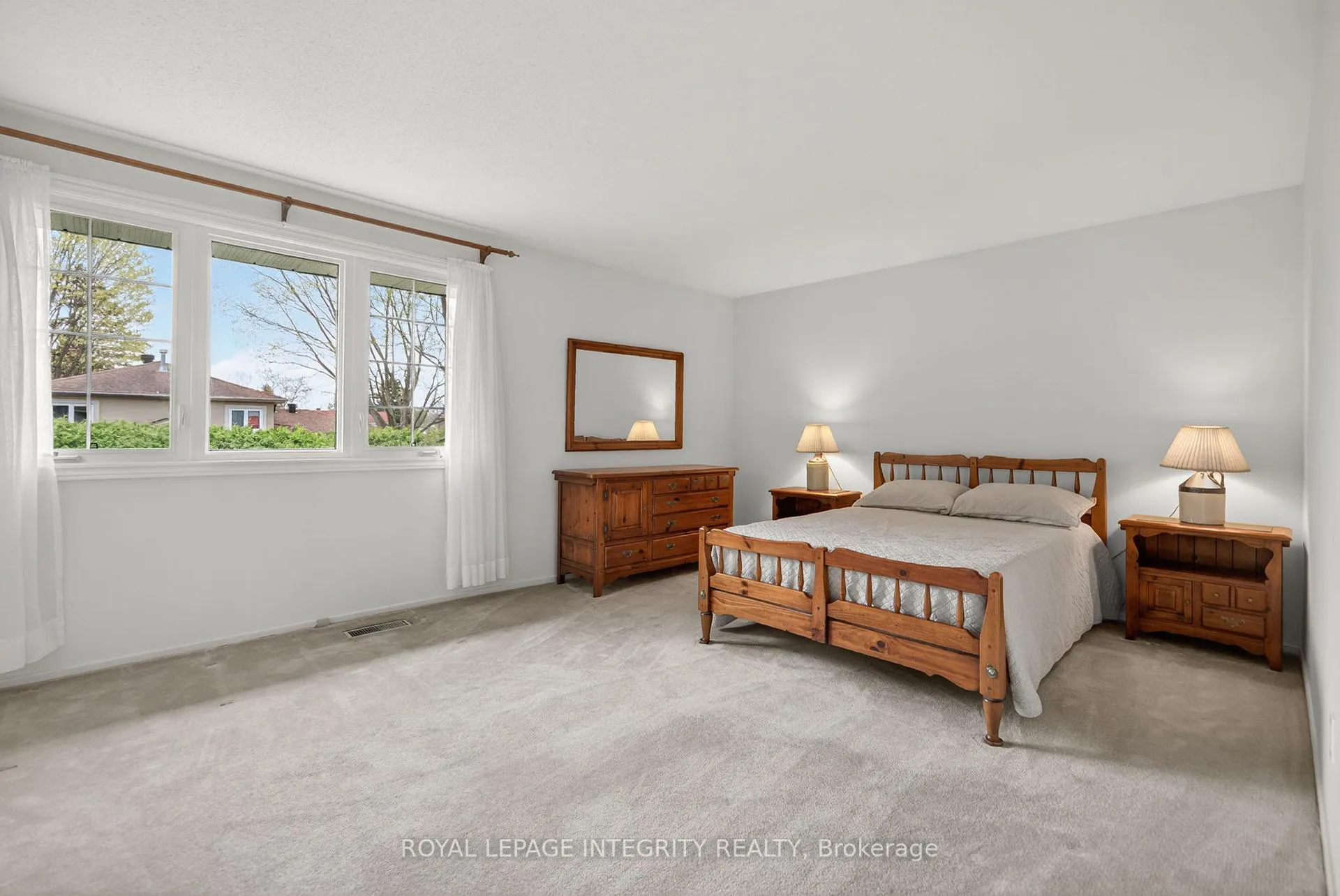 Photo 19 of 16 Ancona Crescent, Ottawa, Briargreen — HOMEH