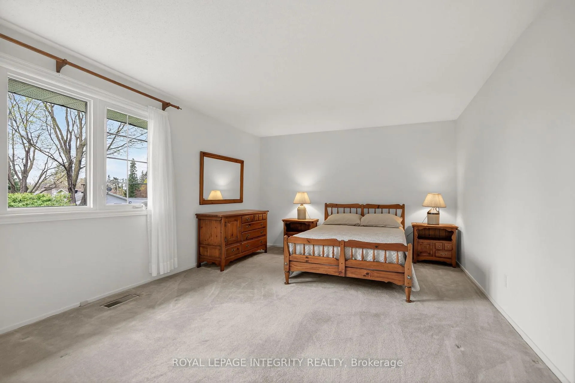 Photo 20 of 16 Ancona Crescent, Ottawa, Briargreen — HOMEH