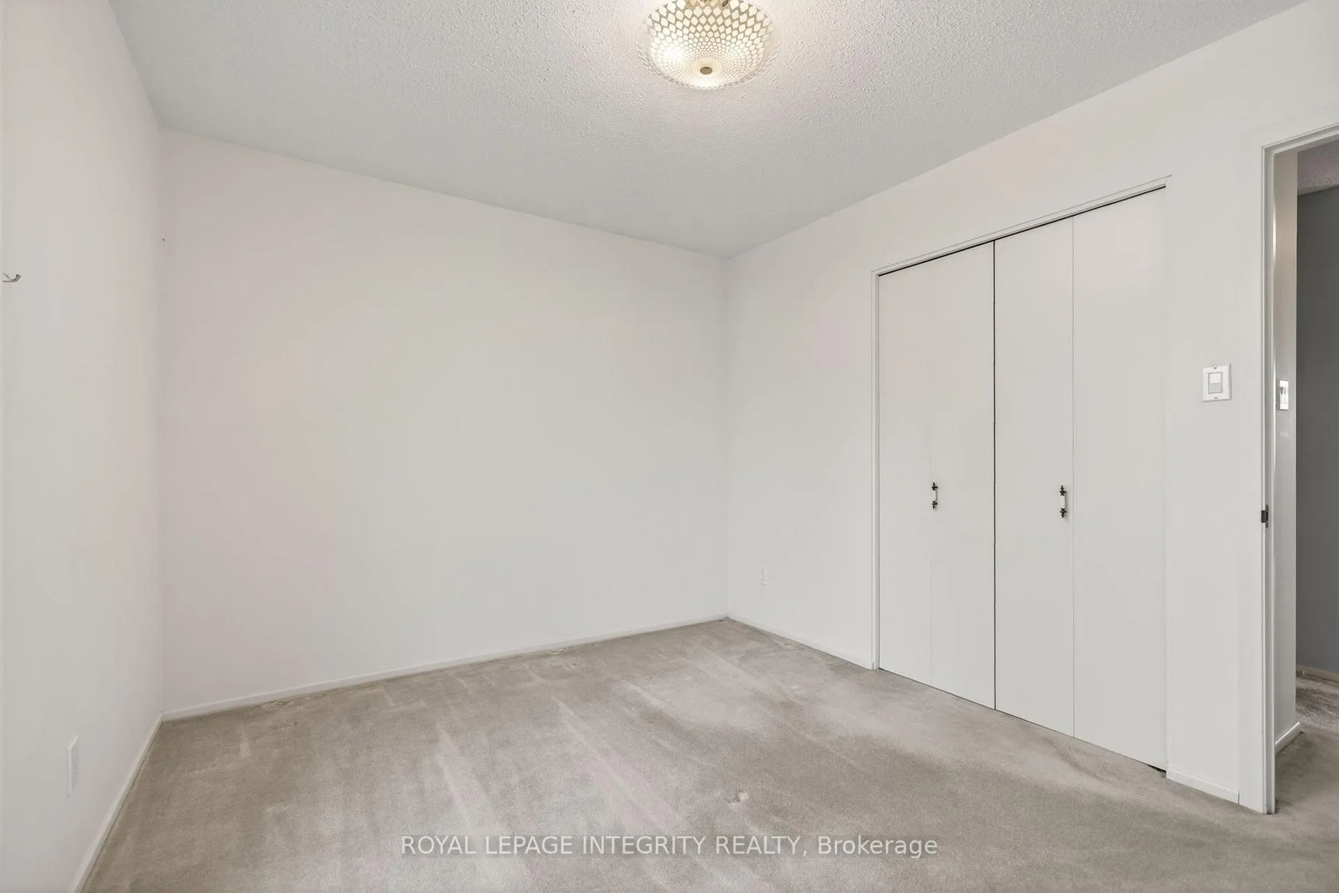 Photo 25 of 16 Ancona Crescent, Ottawa, Briargreen — HOMEH