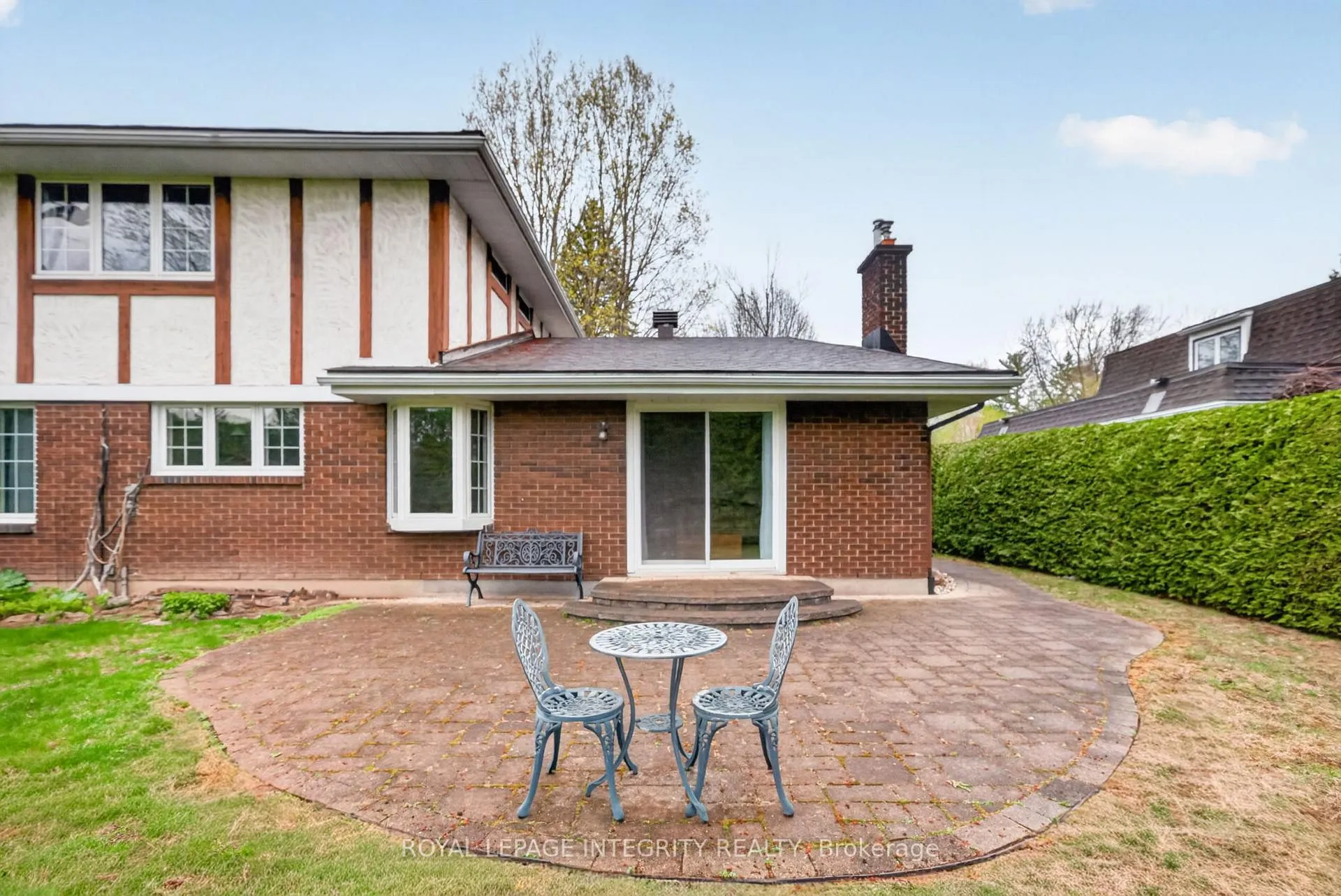 Photo 37 of 16 Ancona Crescent, Ottawa, Briargreen — HOMEH