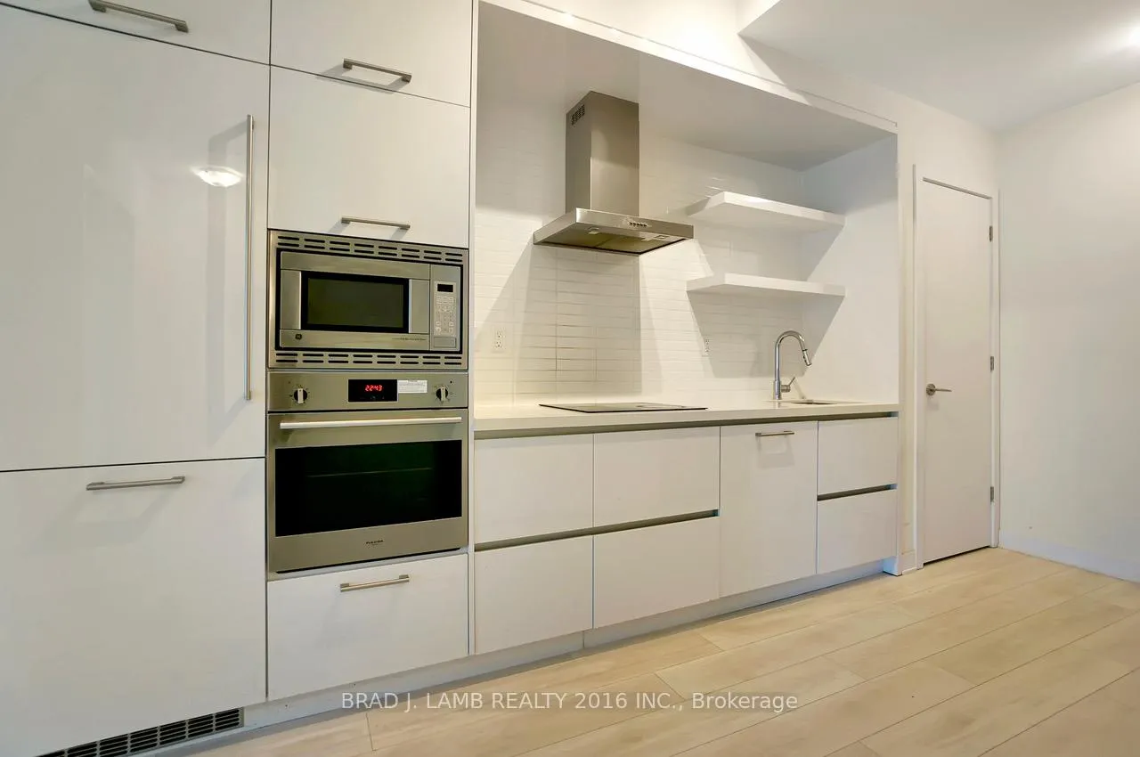 Photo 2 of Unit 605, 2221 Yonge Street, Toronto, Mount Pleasant West — HOMEH