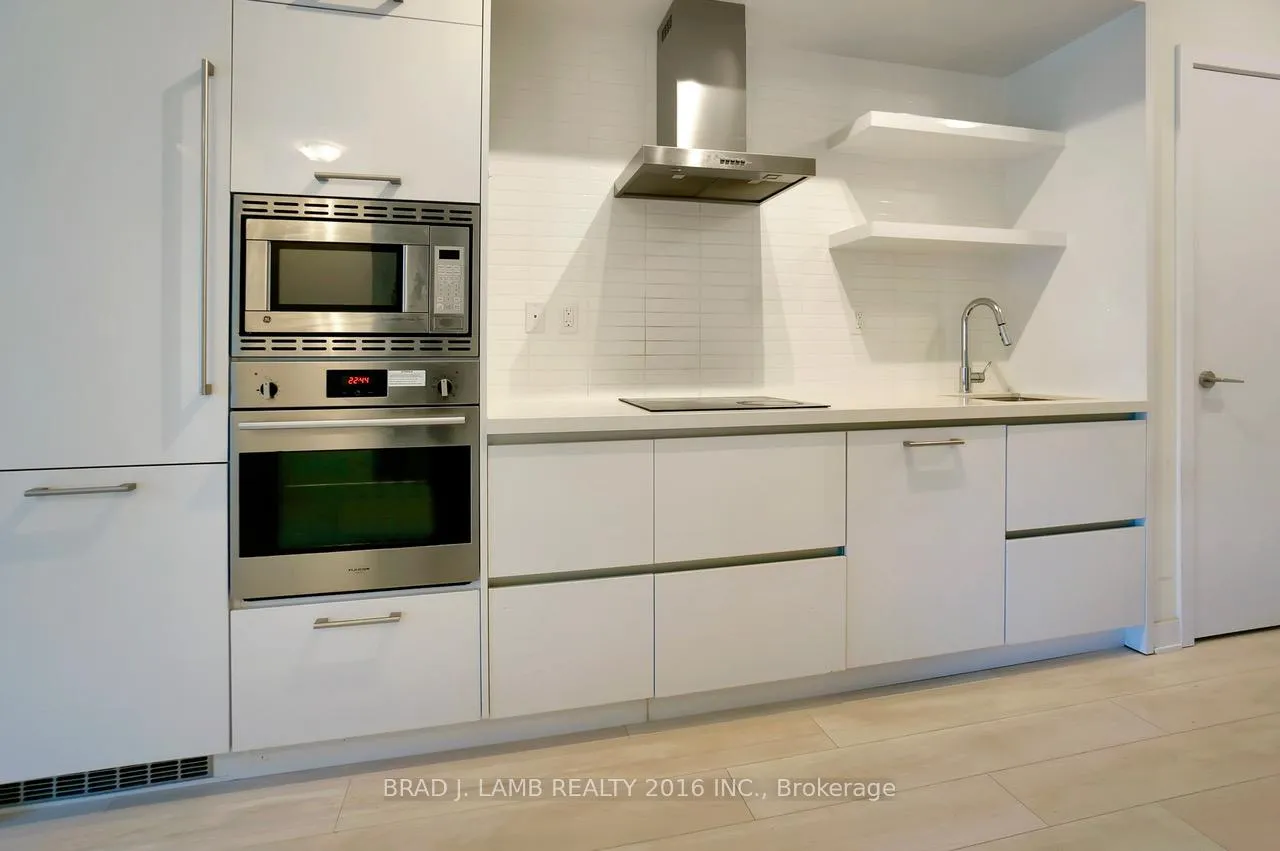 Photo 3 of Unit 605, 2221 Yonge Street, Toronto, Mount Pleasant West — HOMEH
