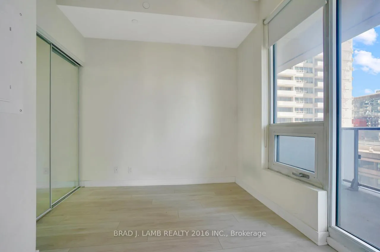 Photo 8 of Unit 605, 2221 Yonge Street, Toronto, Mount Pleasant West — HOMEH