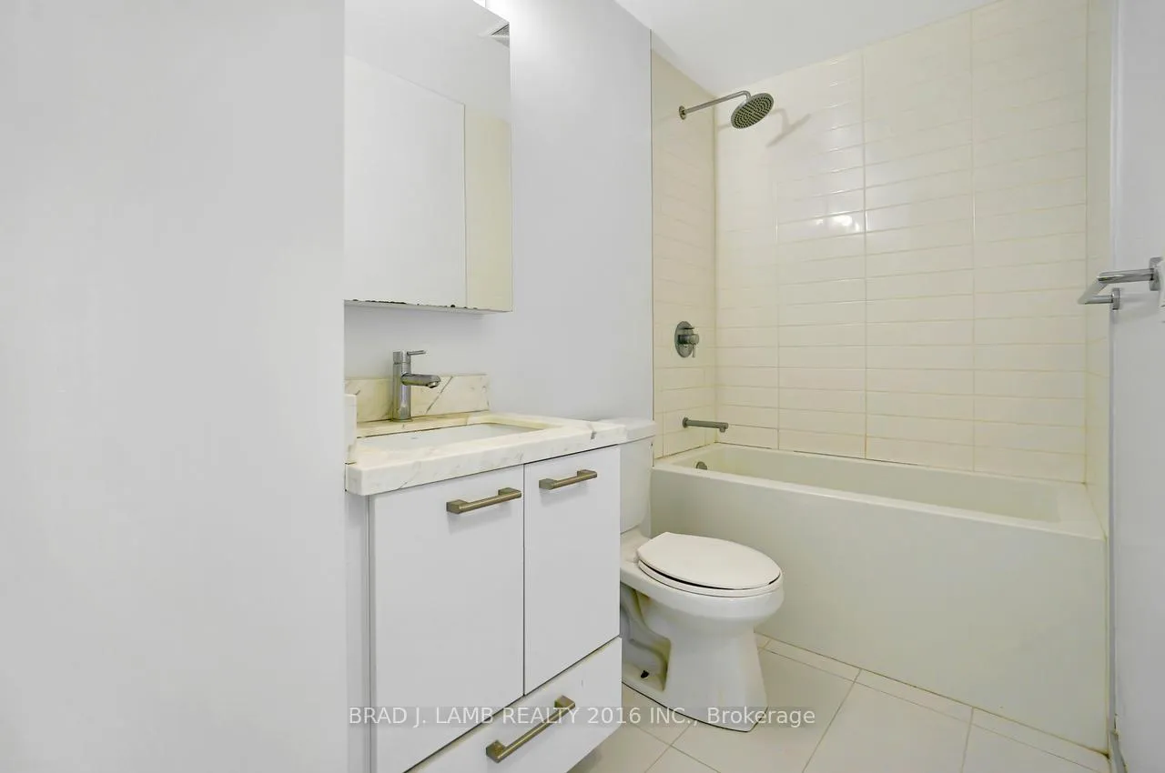 Photo 9 of Unit 605, 2221 Yonge Street, Toronto, Mount Pleasant West — HOMEH
