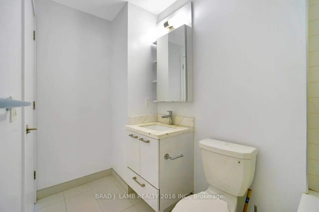 Photo 10 of Unit 605, 2221 Yonge Street, Toronto, Mount Pleasant West — HOMEH