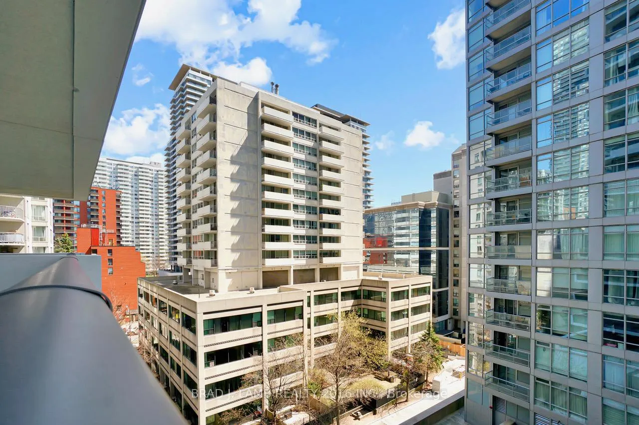 Photo 14 of Unit 605, 2221 Yonge Street, Toronto, Mount Pleasant West — HOMEH